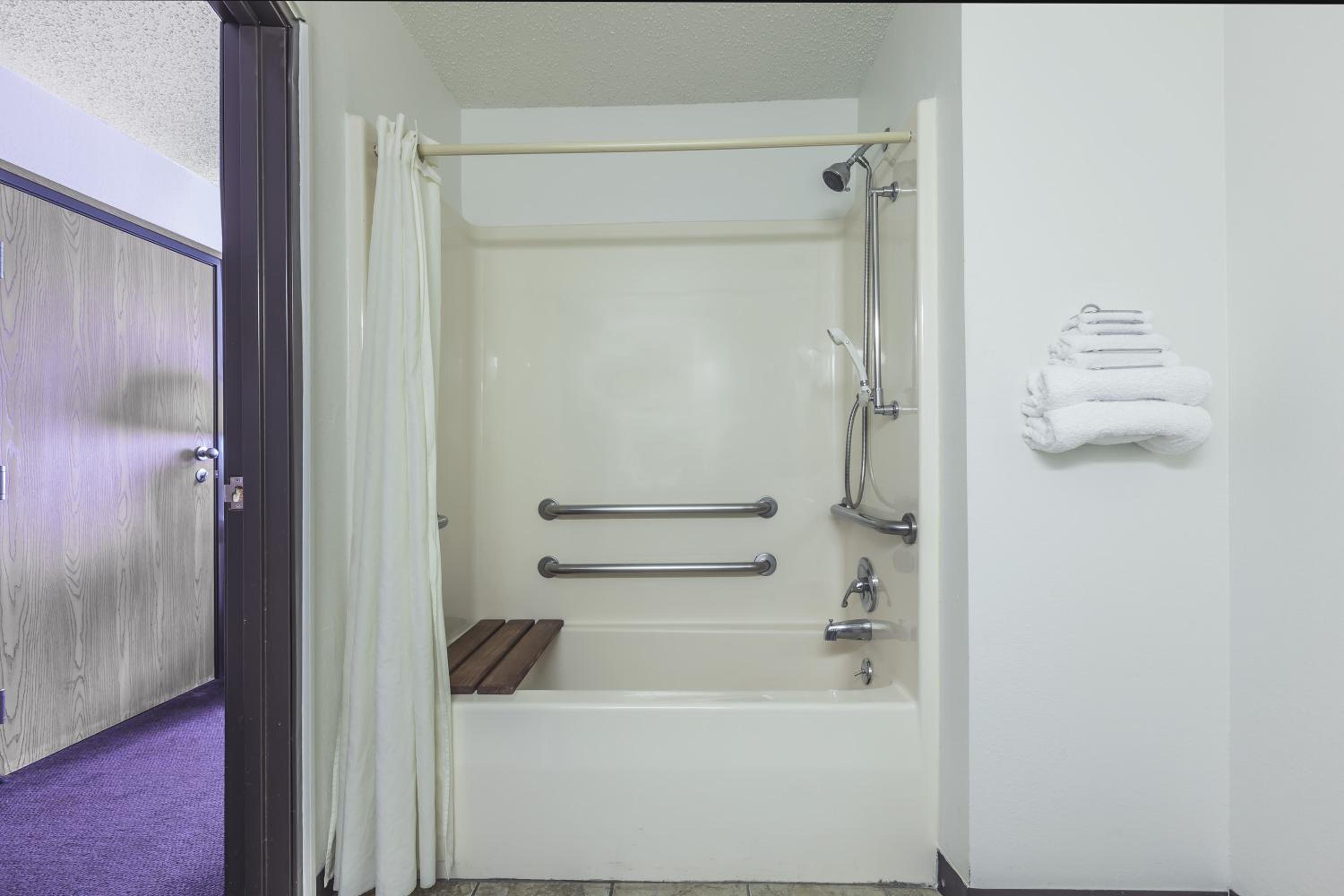 Superior King Room - Non-Smoking - Photo 4