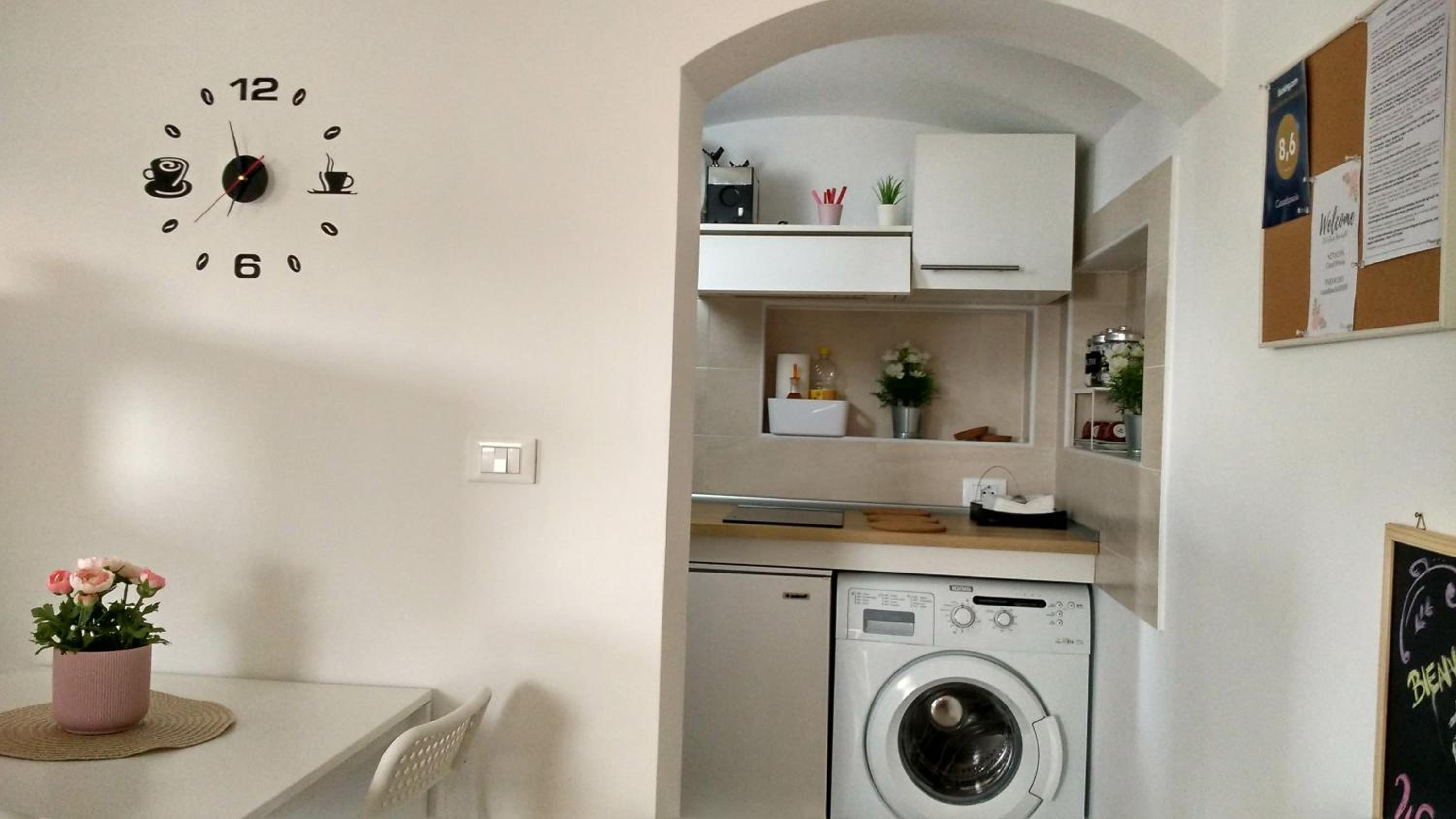 Studio Apartment - Photo 8
