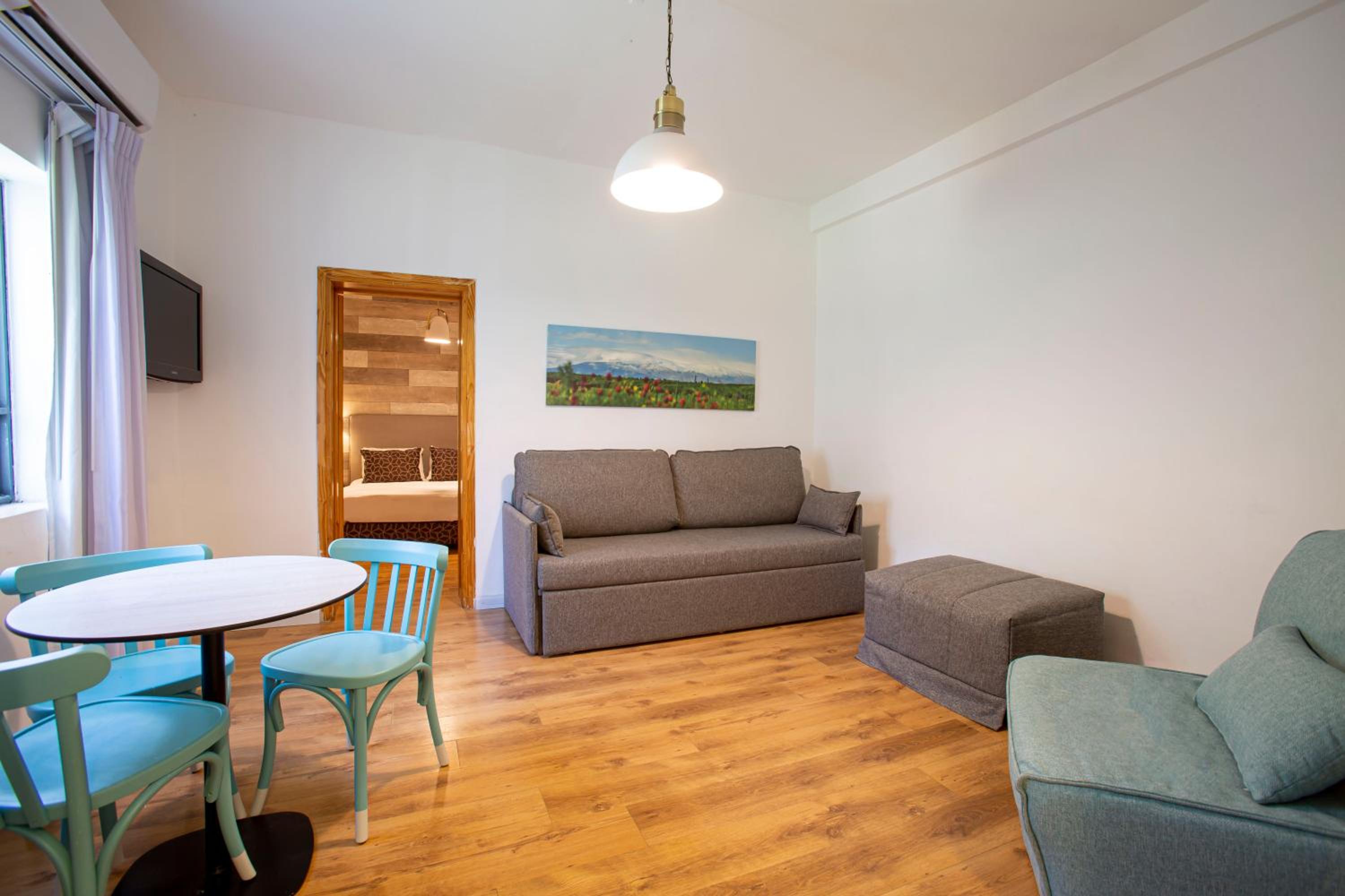 Family One Bedroom Apartment - Photo 12