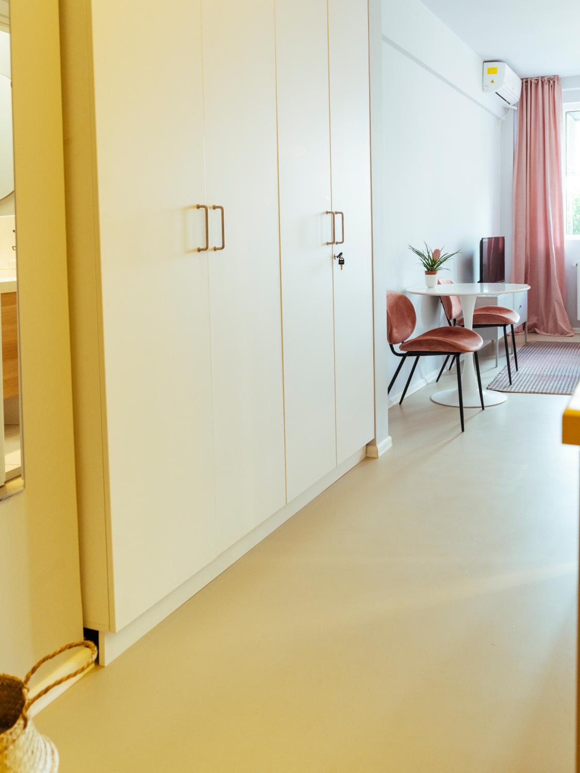 One-Bedroom Apartment - Photo 30