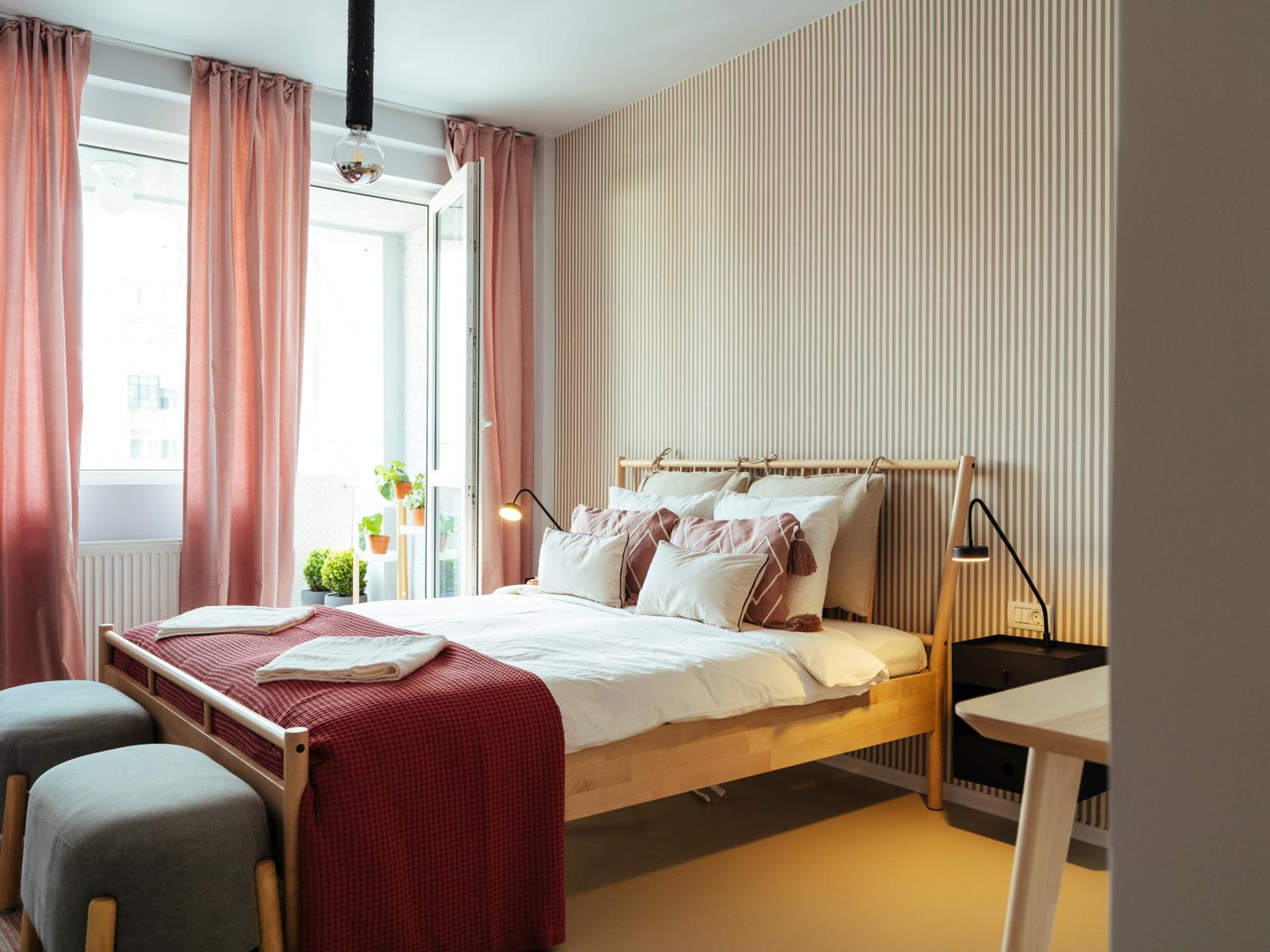 One-Bedroom Apartment - Photo 1