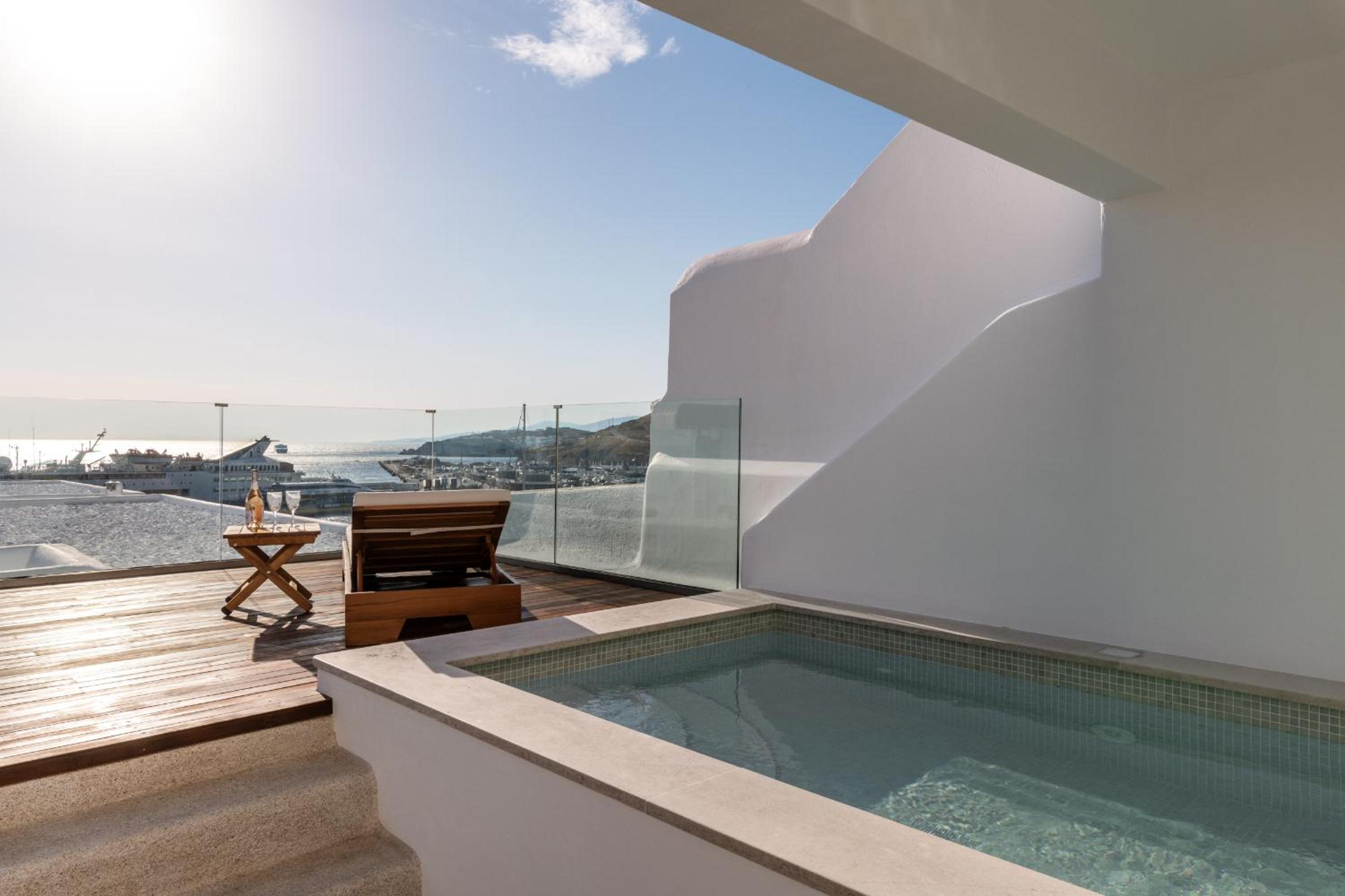 Junior Suite with Outdoor Pool Spa & Sea View photo 3