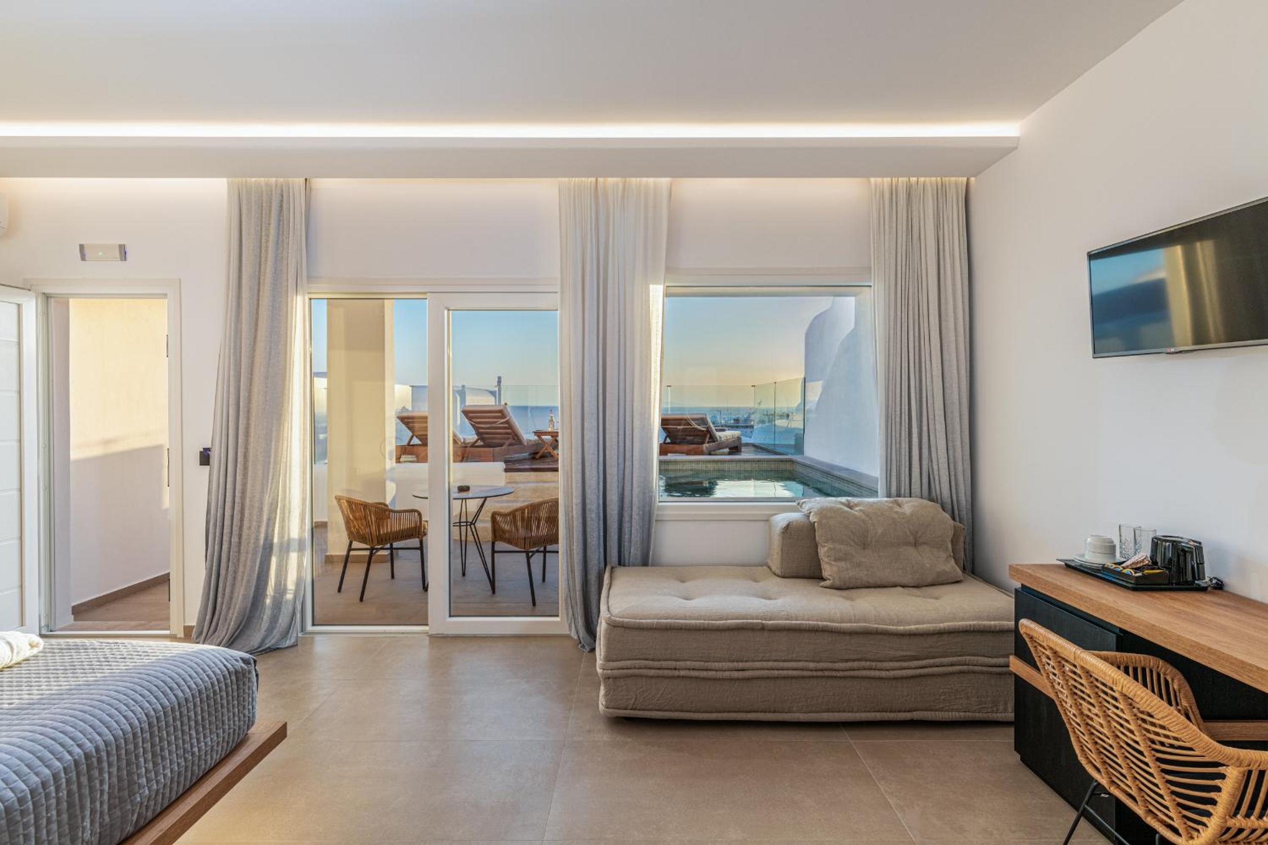 Junior Suite with Outdoor Pool Spa & Sea View photo 1
