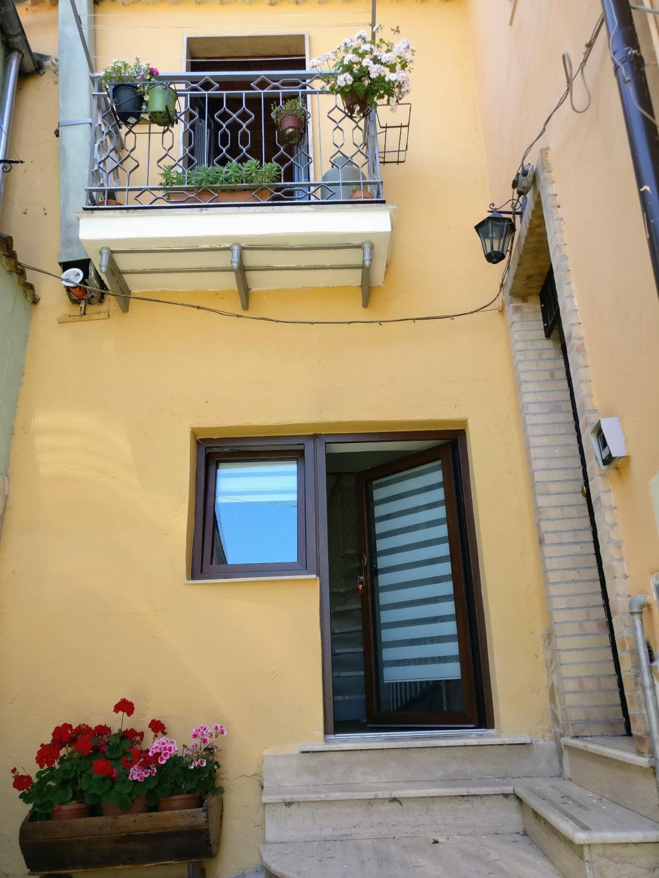 Two-Bedroom House - Photo 48