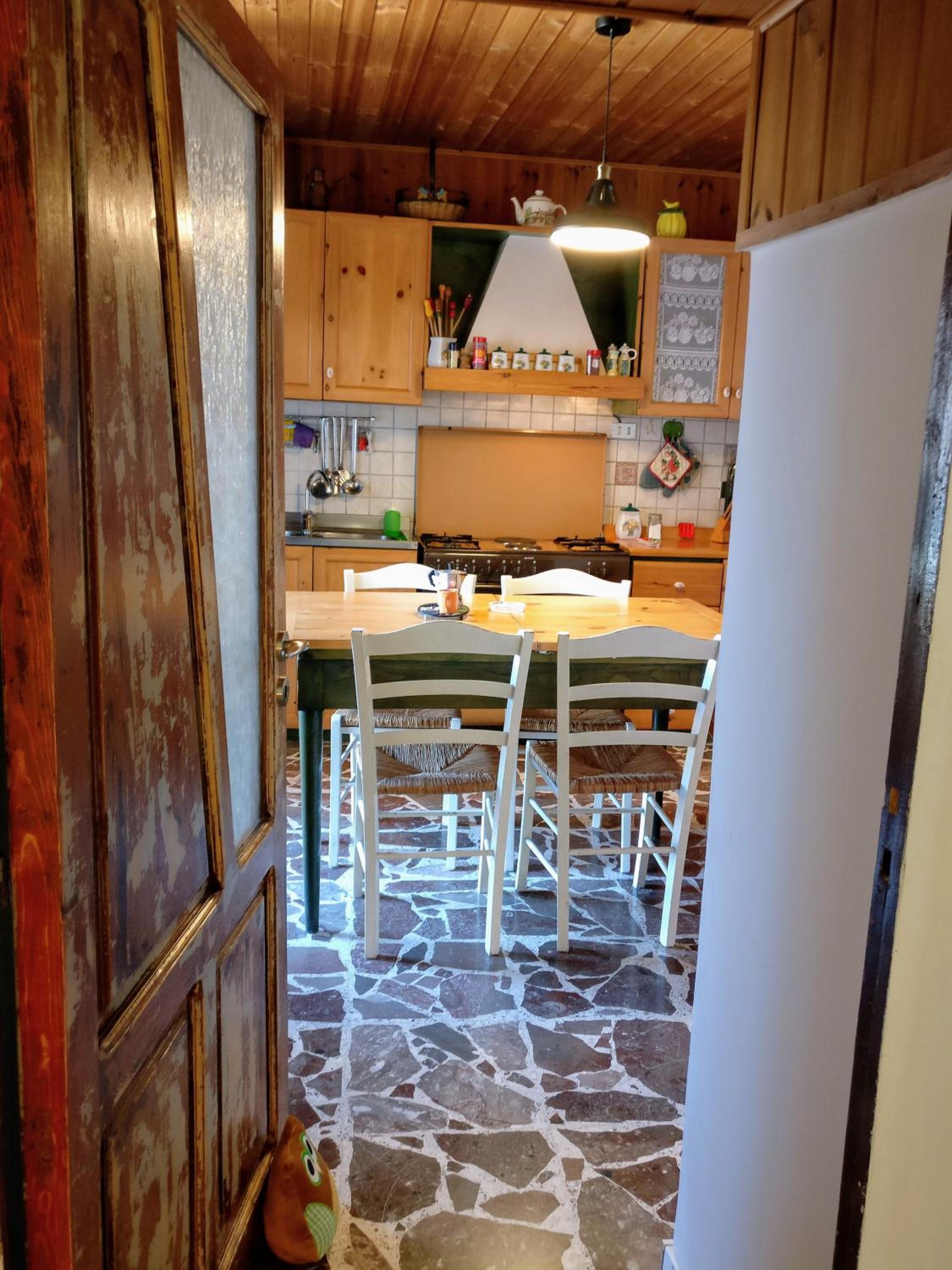 Two-Bedroom House - Photo 8