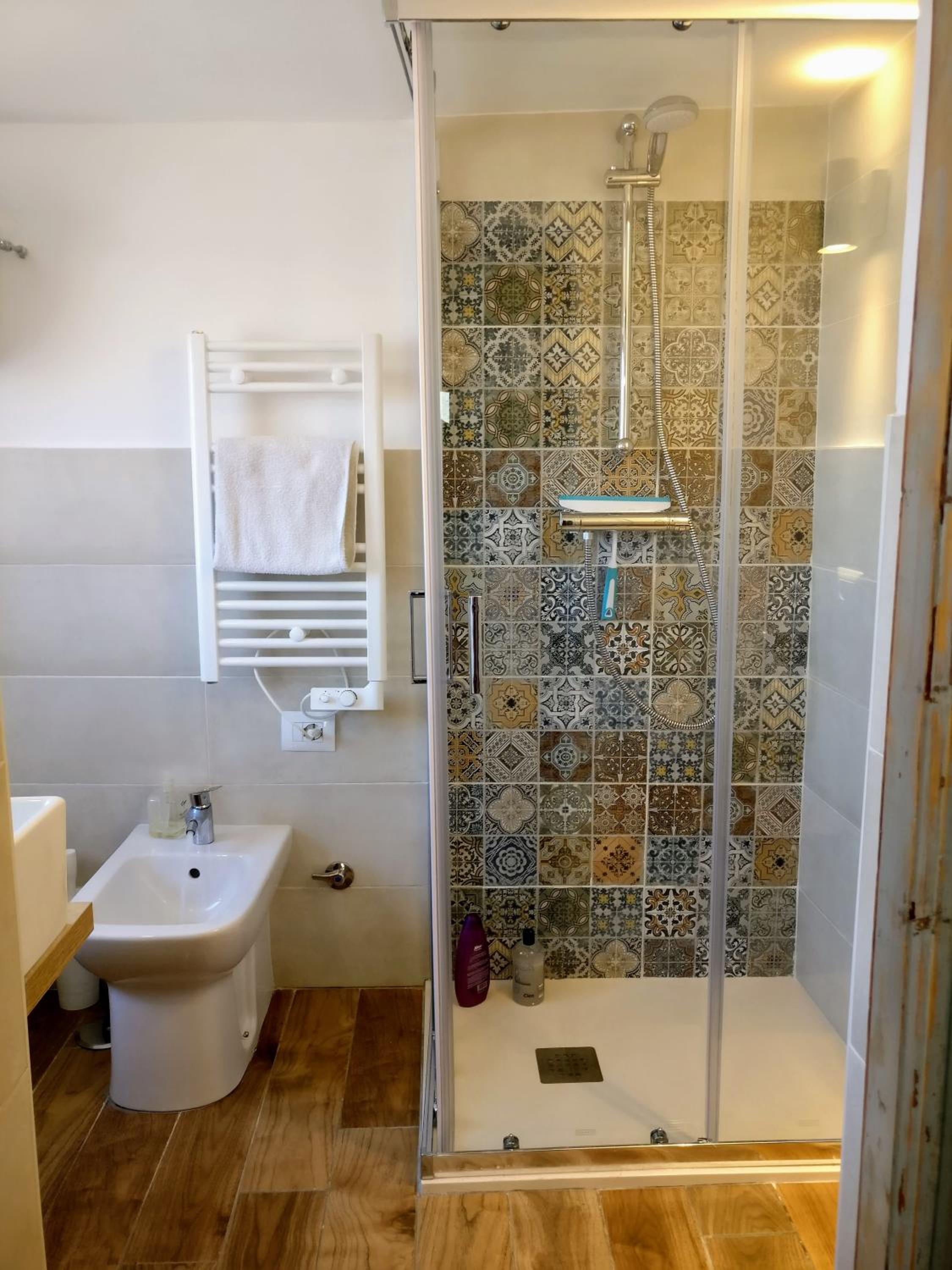 Two-Bedroom House - Photo 2