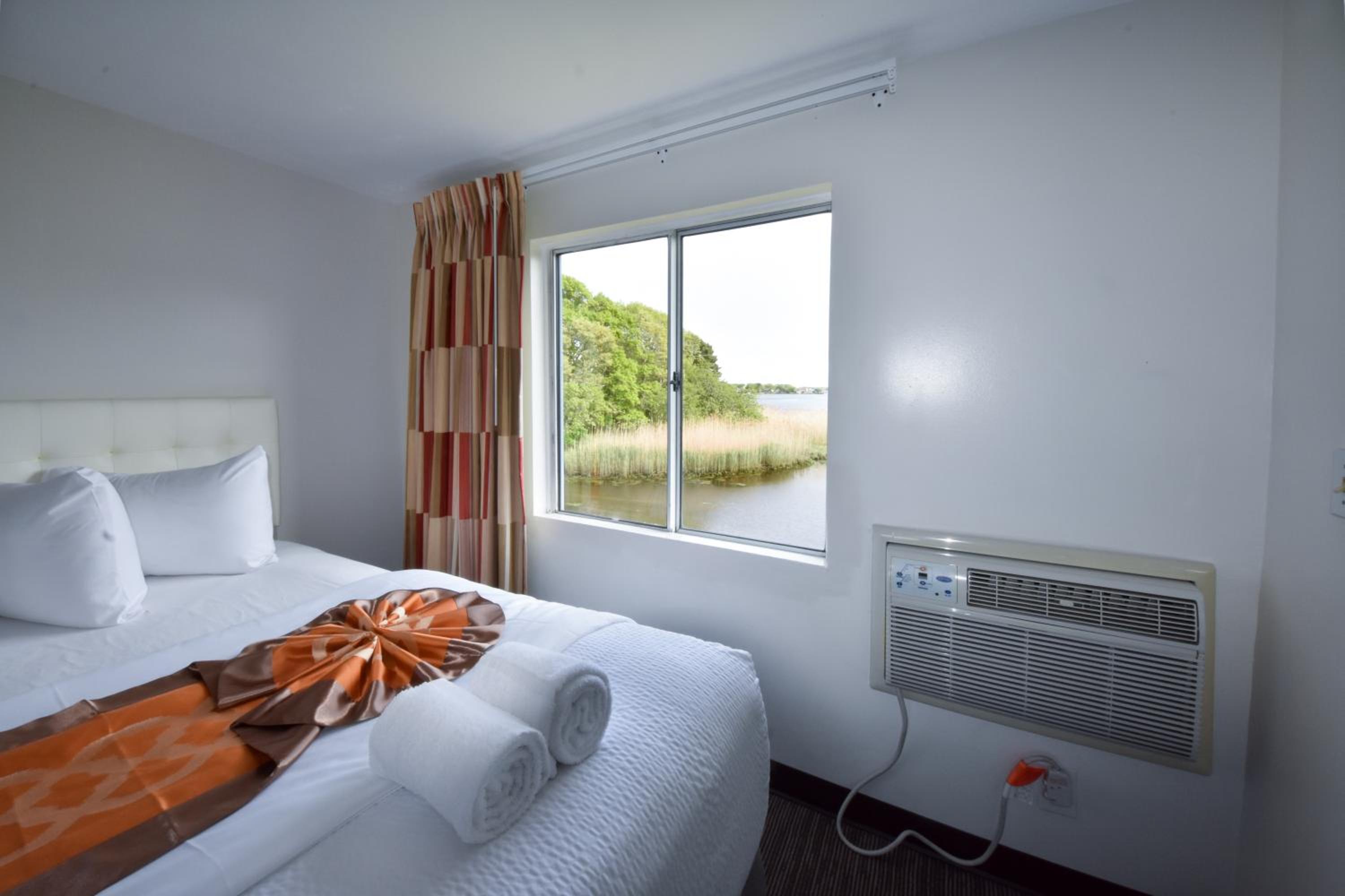 Bayside King Room photo 1