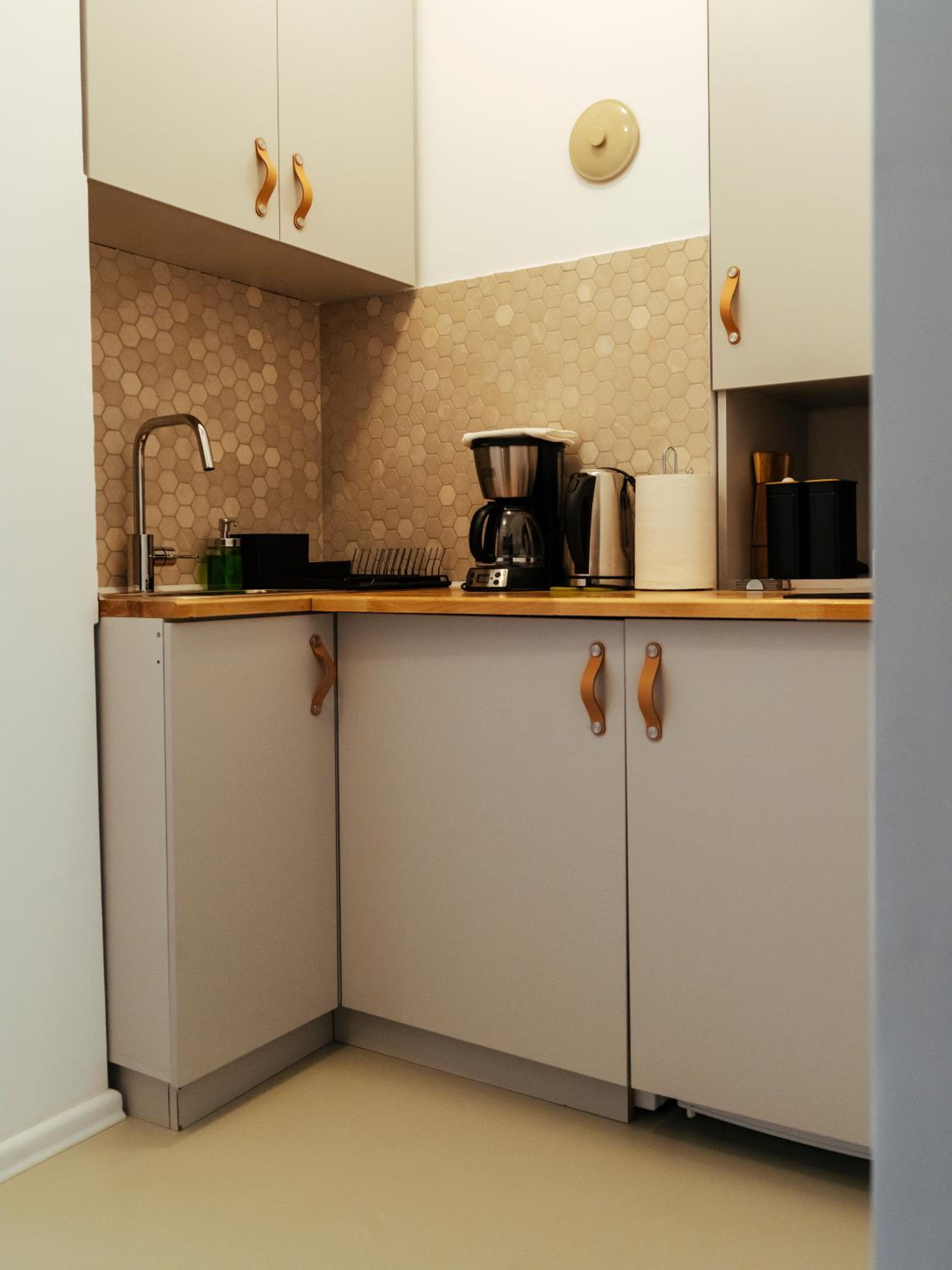 One-Bedroom Apartment - Photo 18