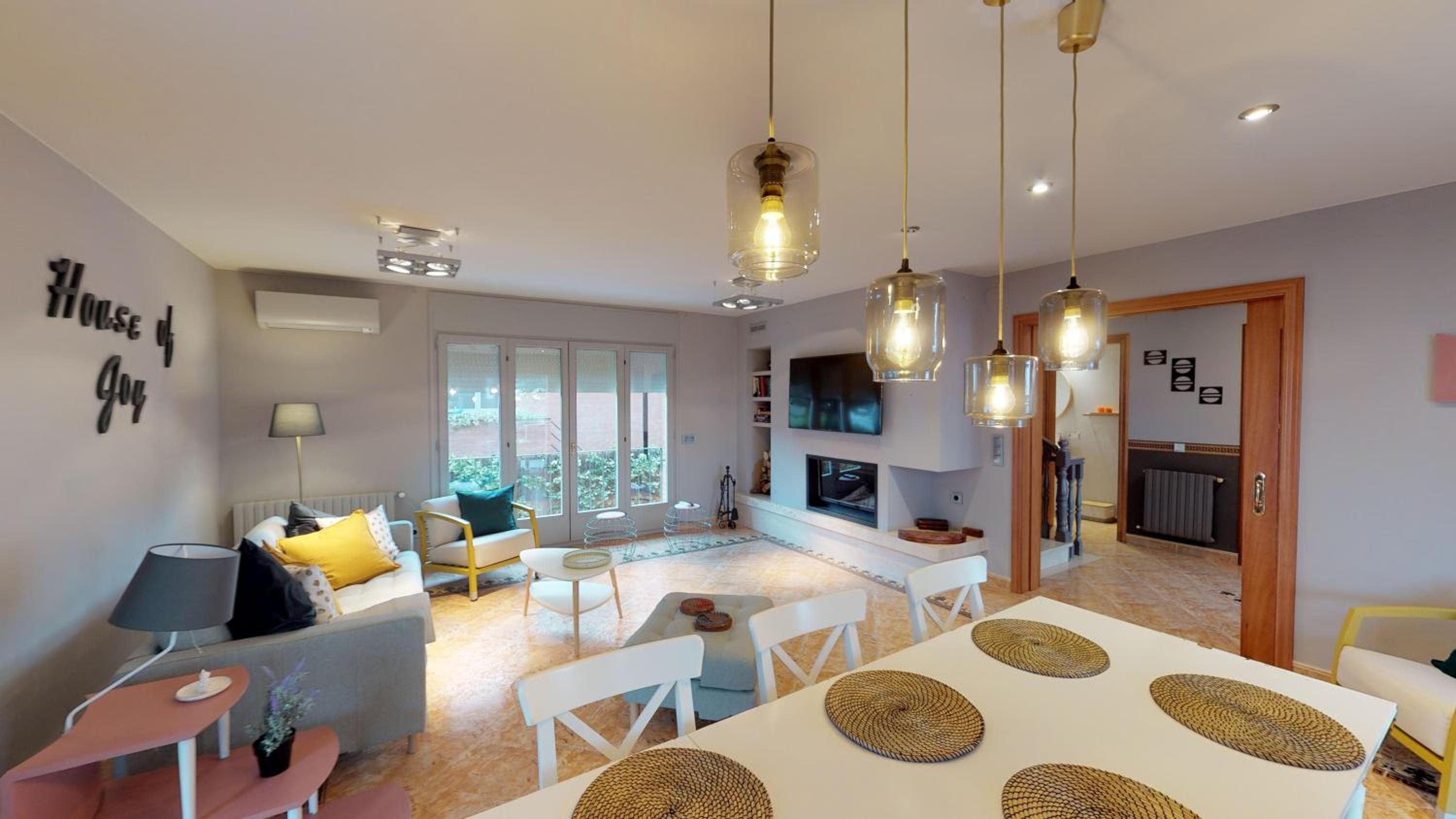 Casa de cuatro habitaciones