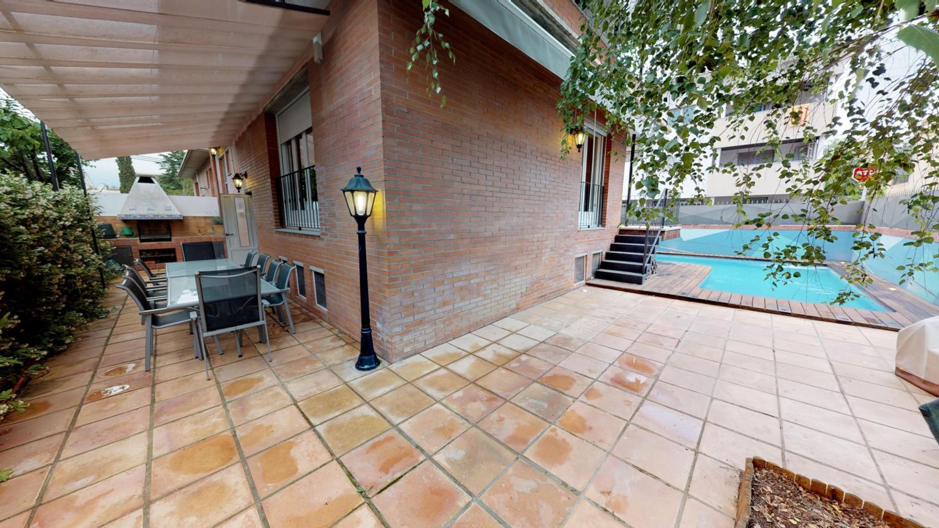 Four-Bedroom House photo 2