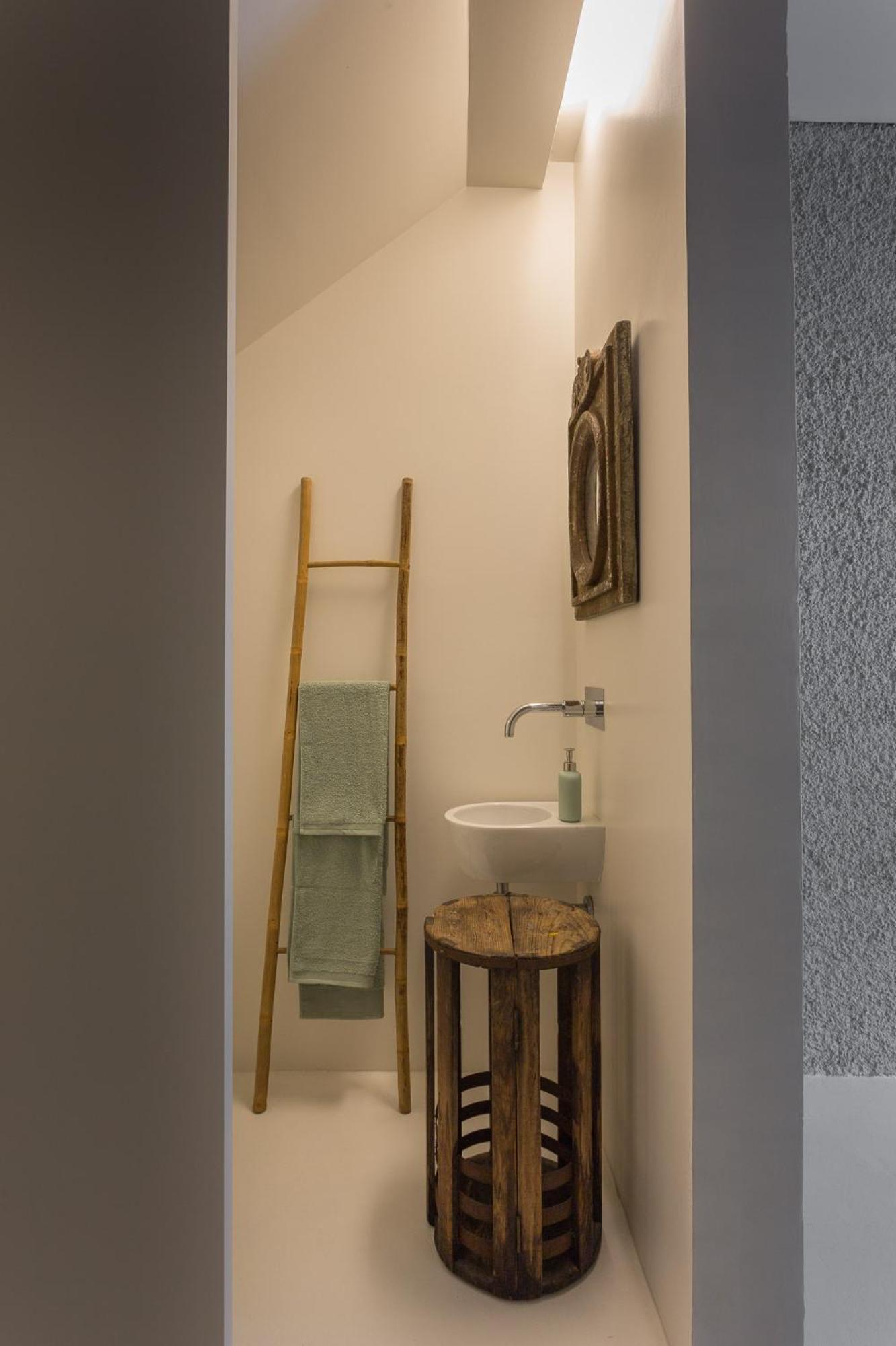 Two-Bedroom Townhouse - Photo 9
