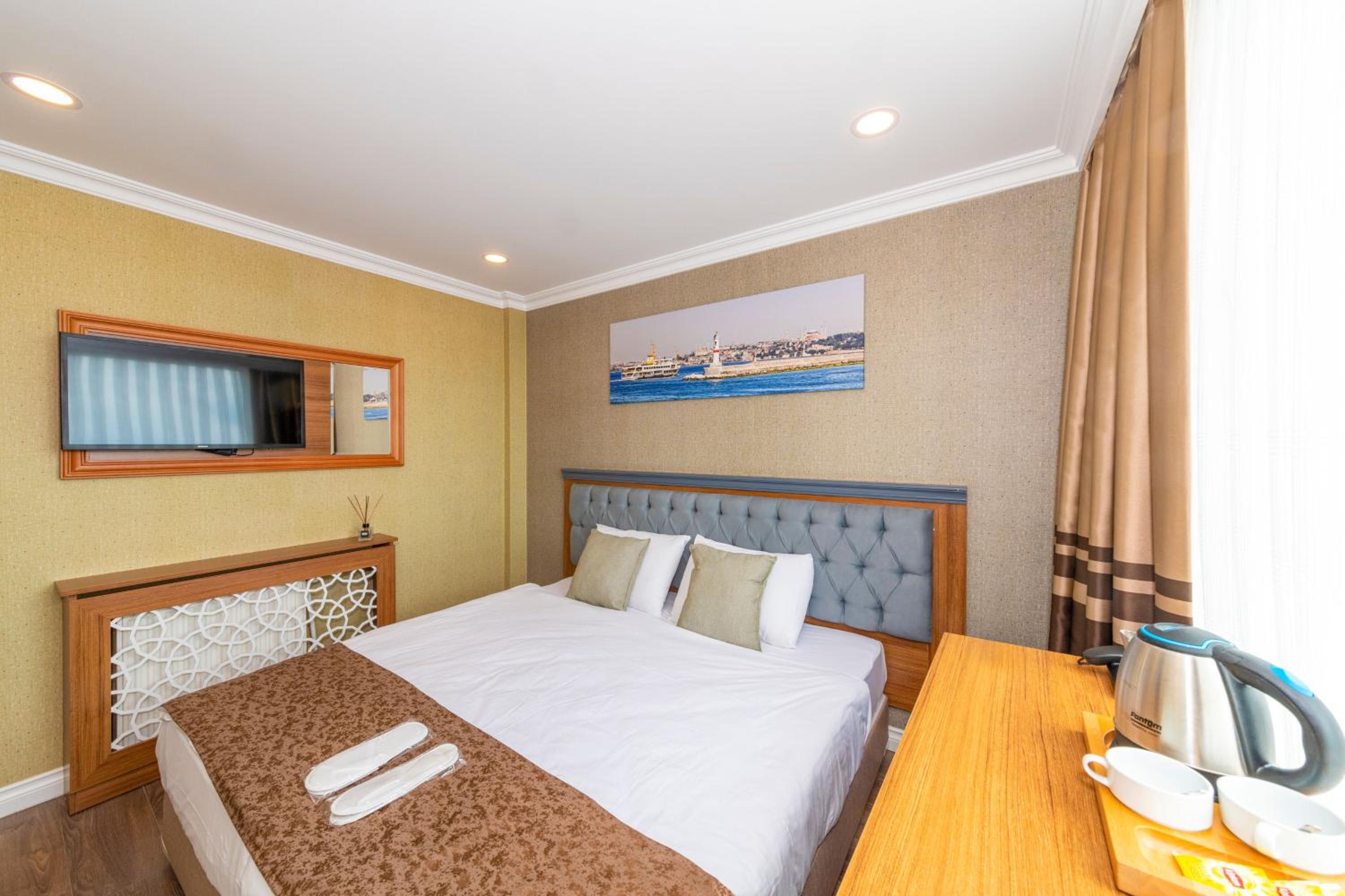Standard Double or Twin Room with Sea View photo 2