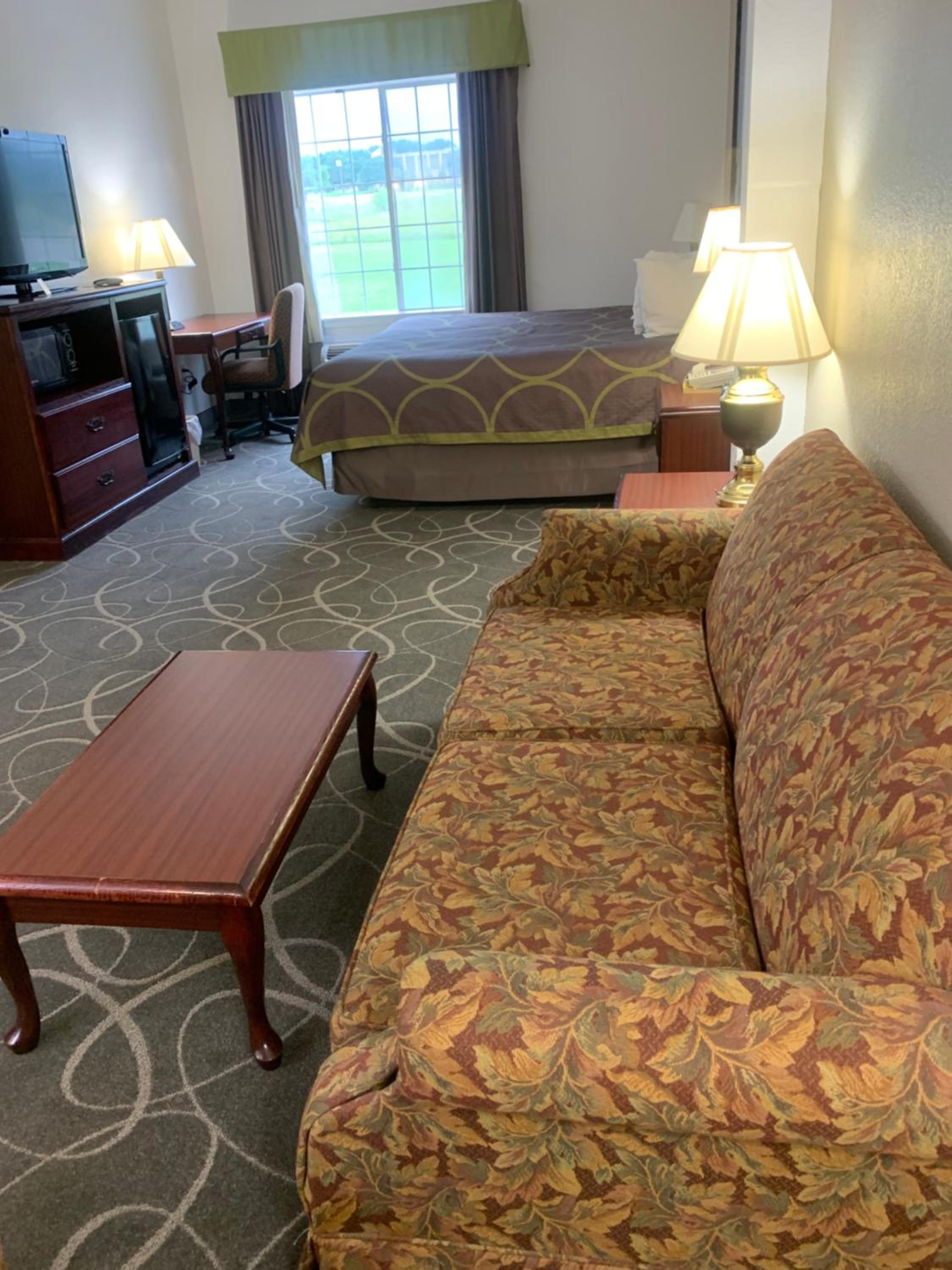 Deluxe King Room - Smoking - Photo 1