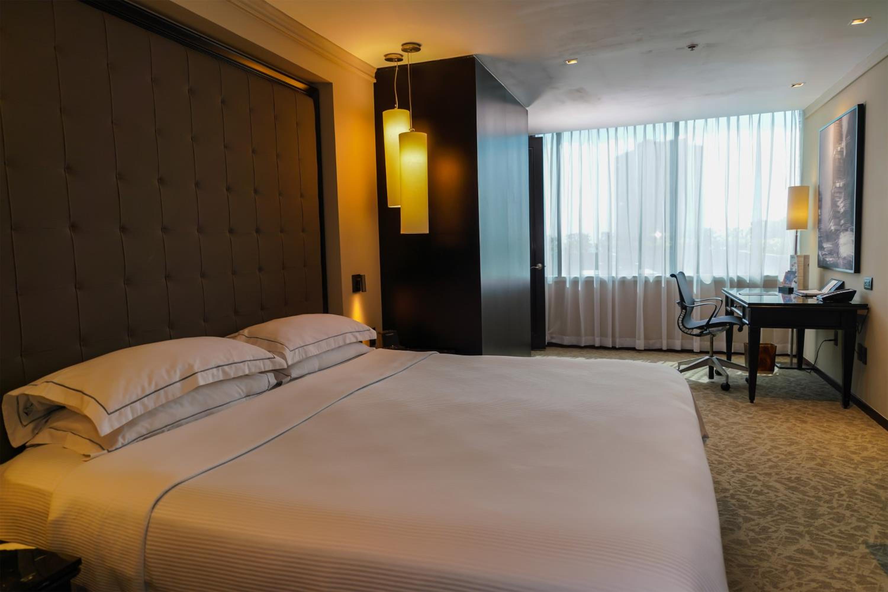 Suite City View Premium Level thumbnail 6