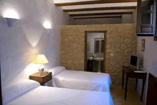 Twin Room - Photo 4