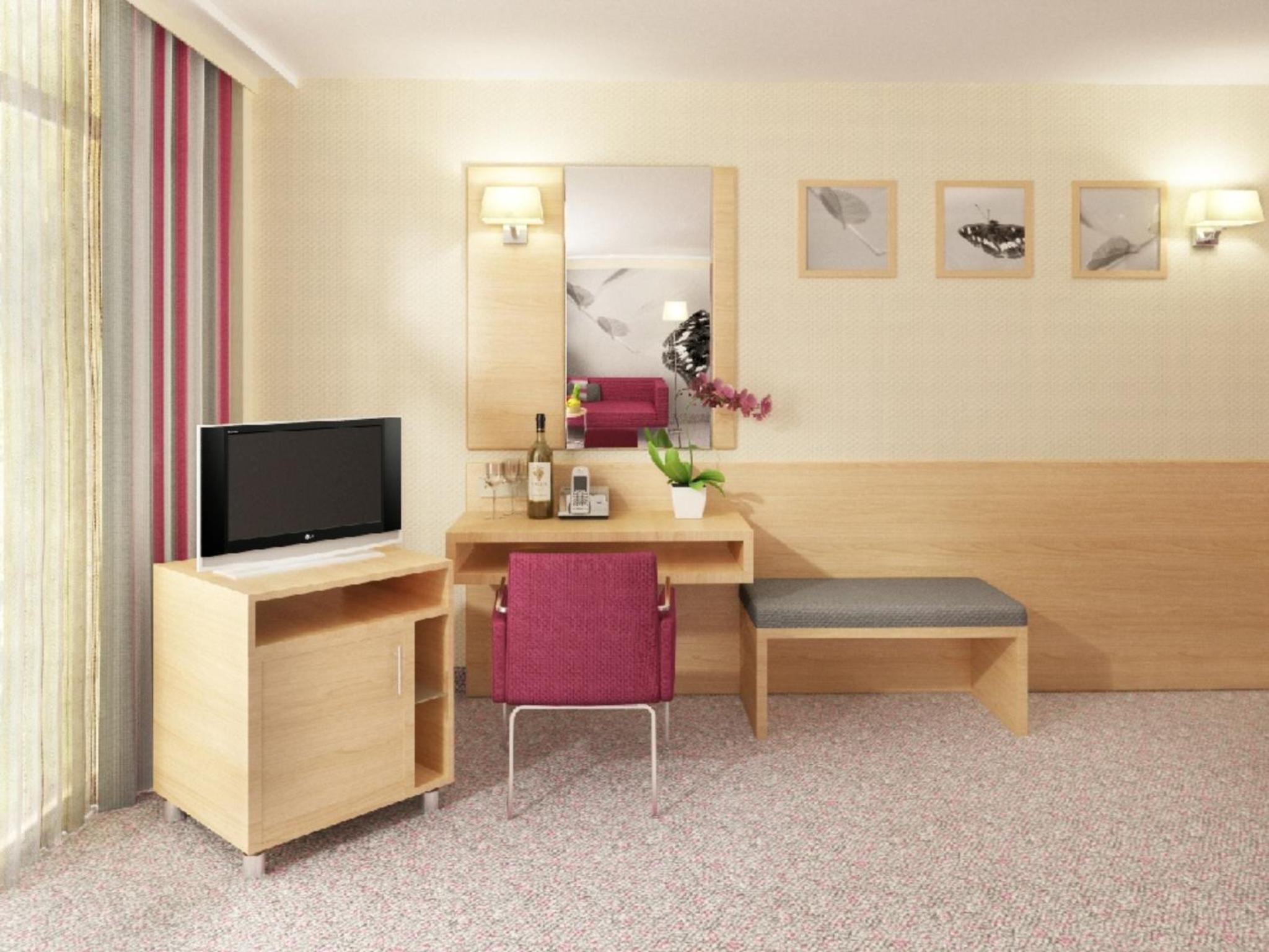 Deluxe Room with Park View photo 2