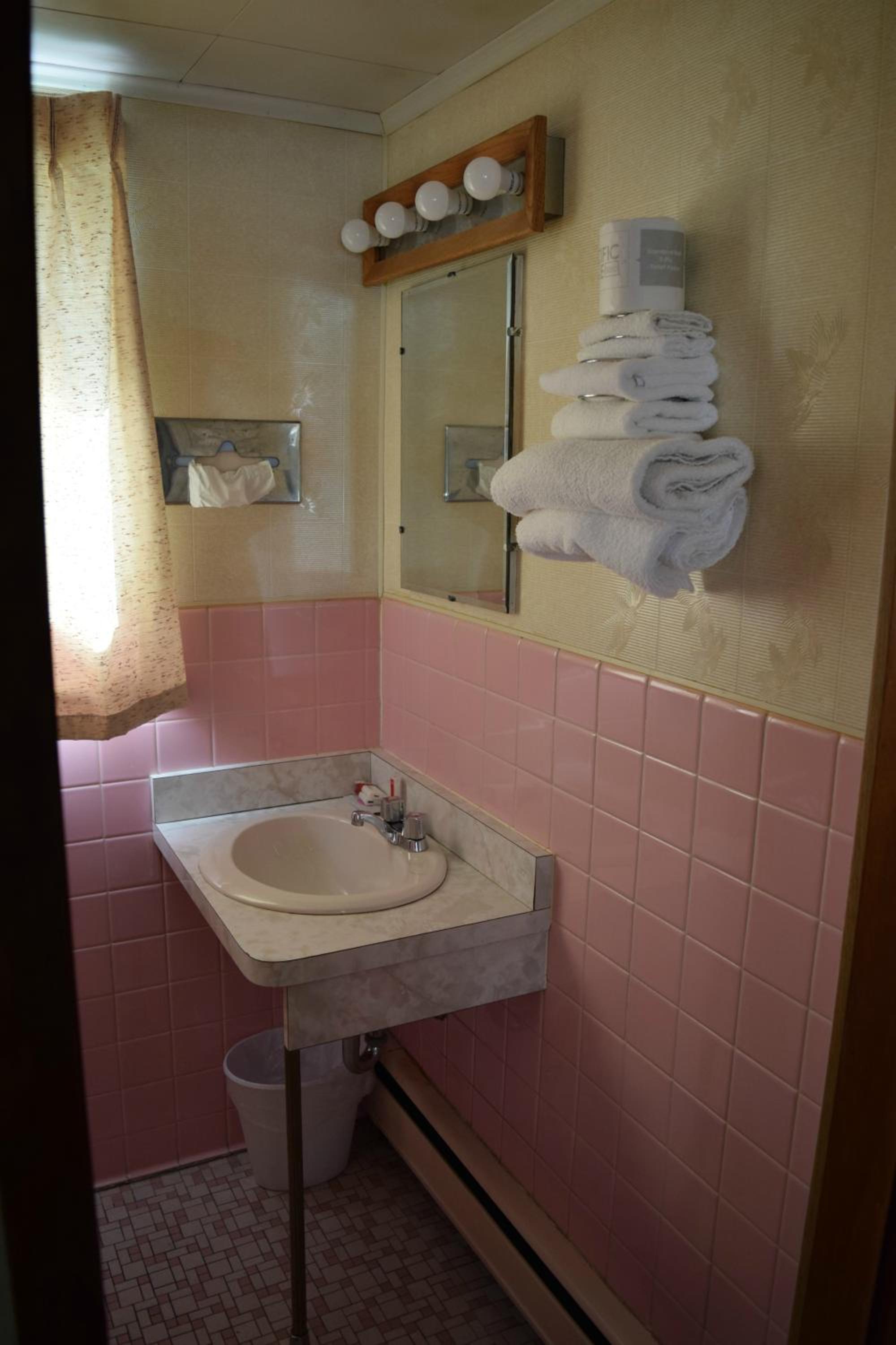 Queen Room photo 3