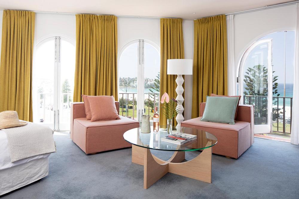 Beach Front Corner King Room photo 1