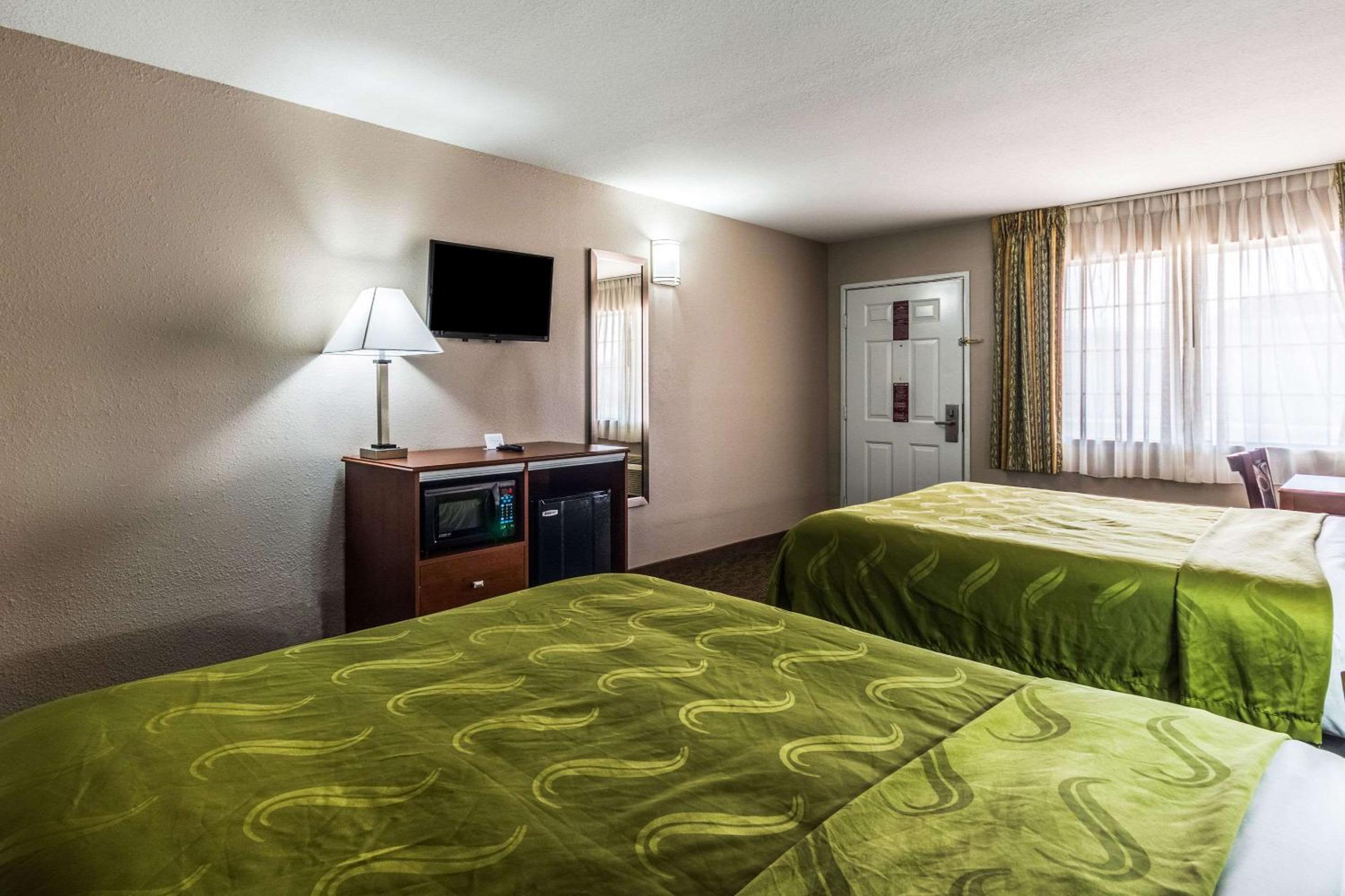 Queen Room with Two Queen Beds - Non-Smoking/Upper Floor - Photo 1