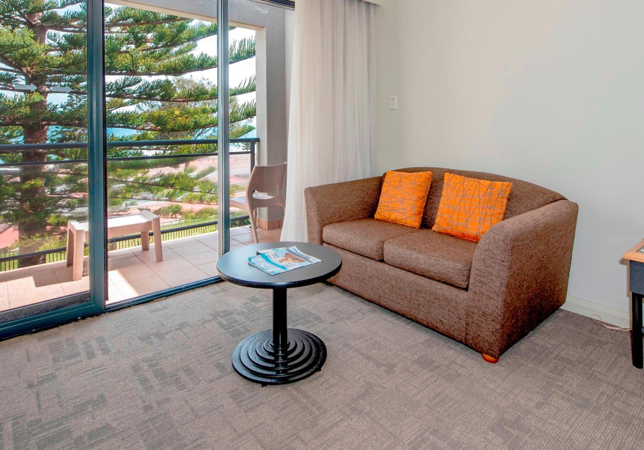Hotel Style Studio with Ocean View - Photo 2