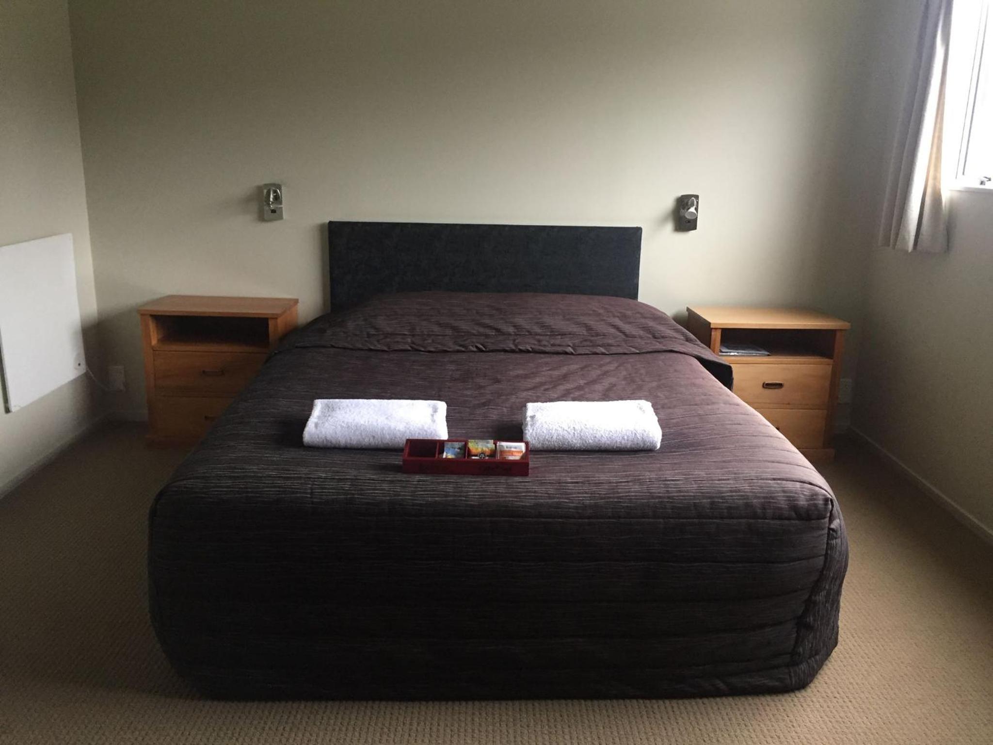 Double or Twin Room with Private Bathroom - Photo 7