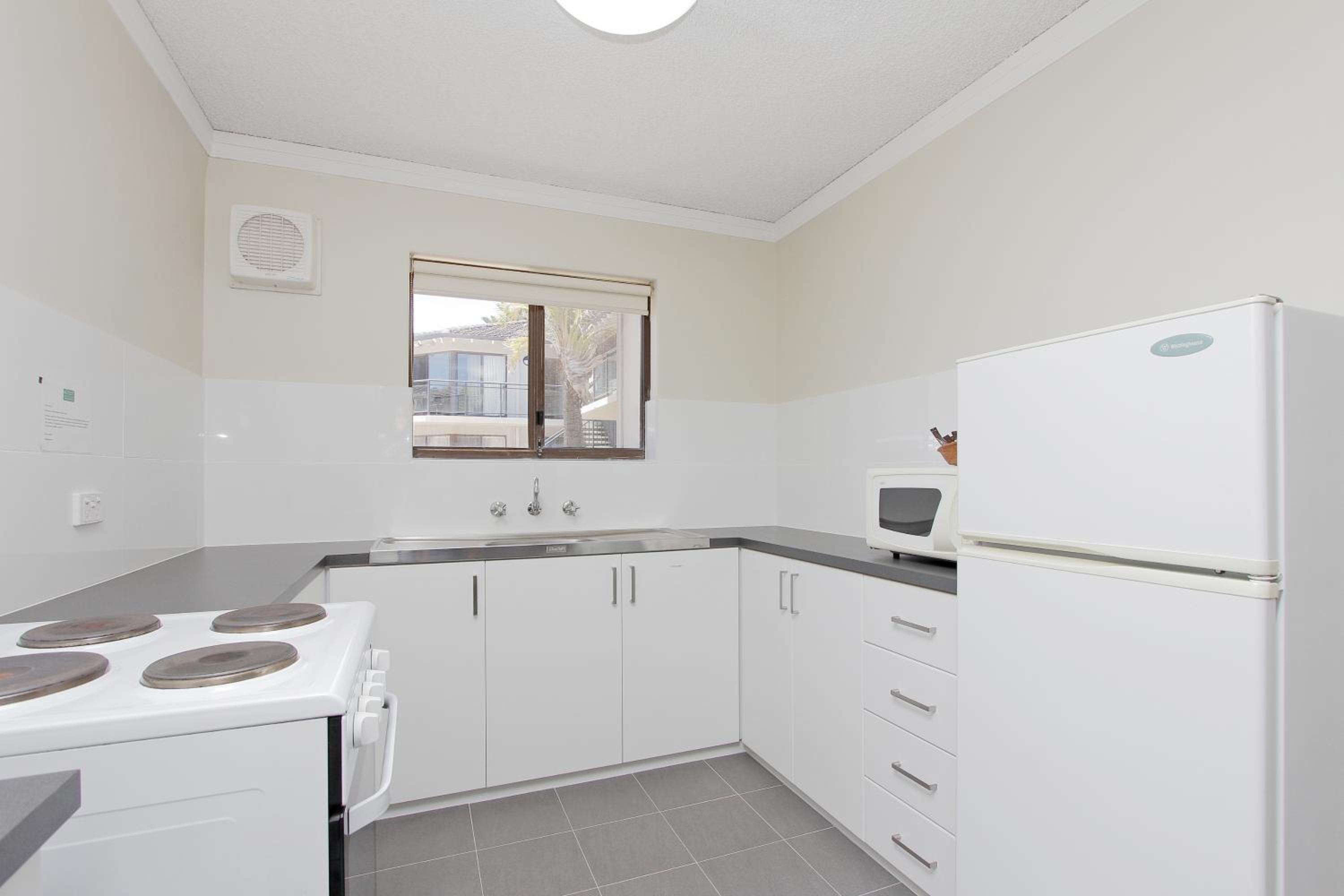 Two-Bedroom Apartment - Photo 6
