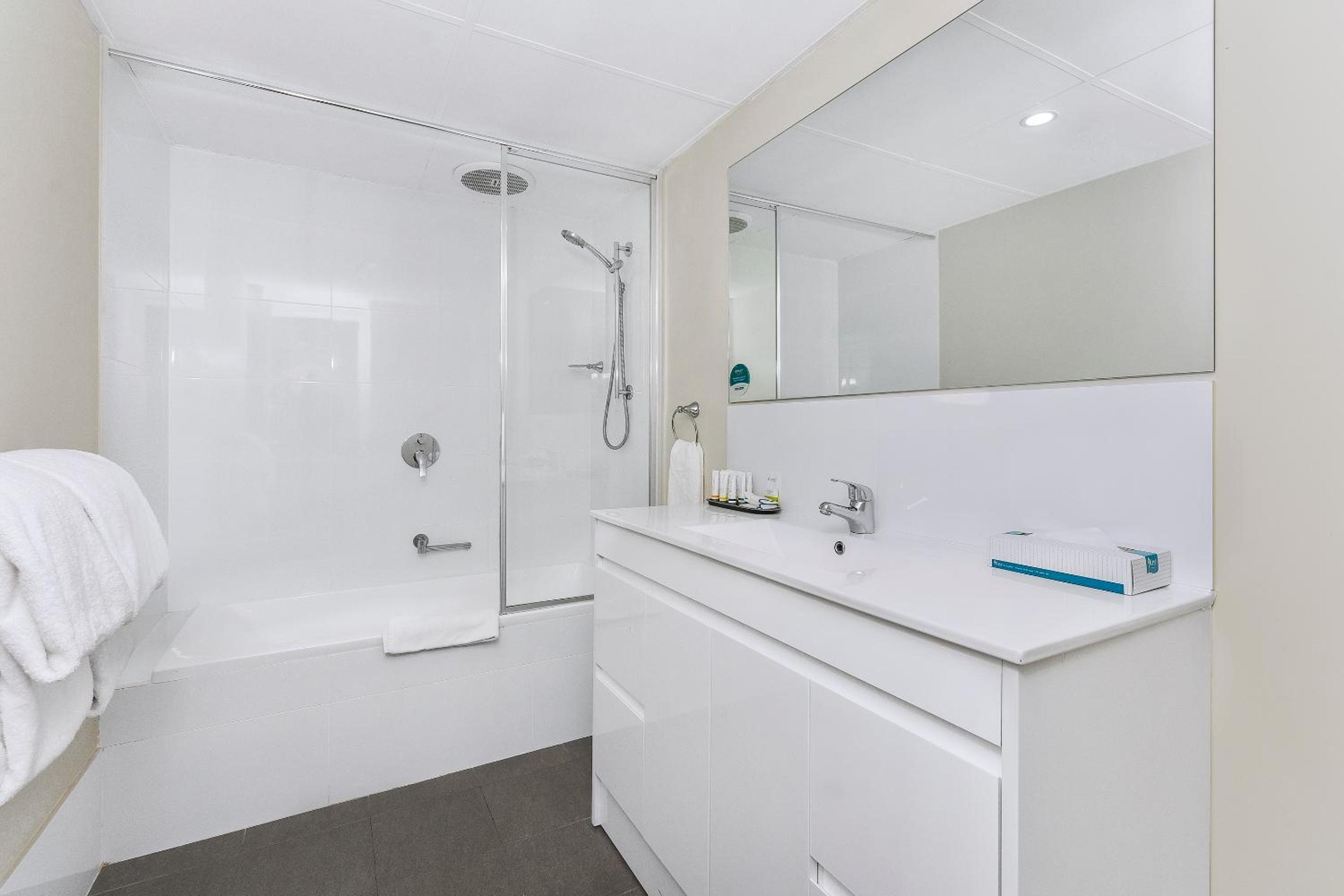 Two-Bedroom Apartment - Photo 2