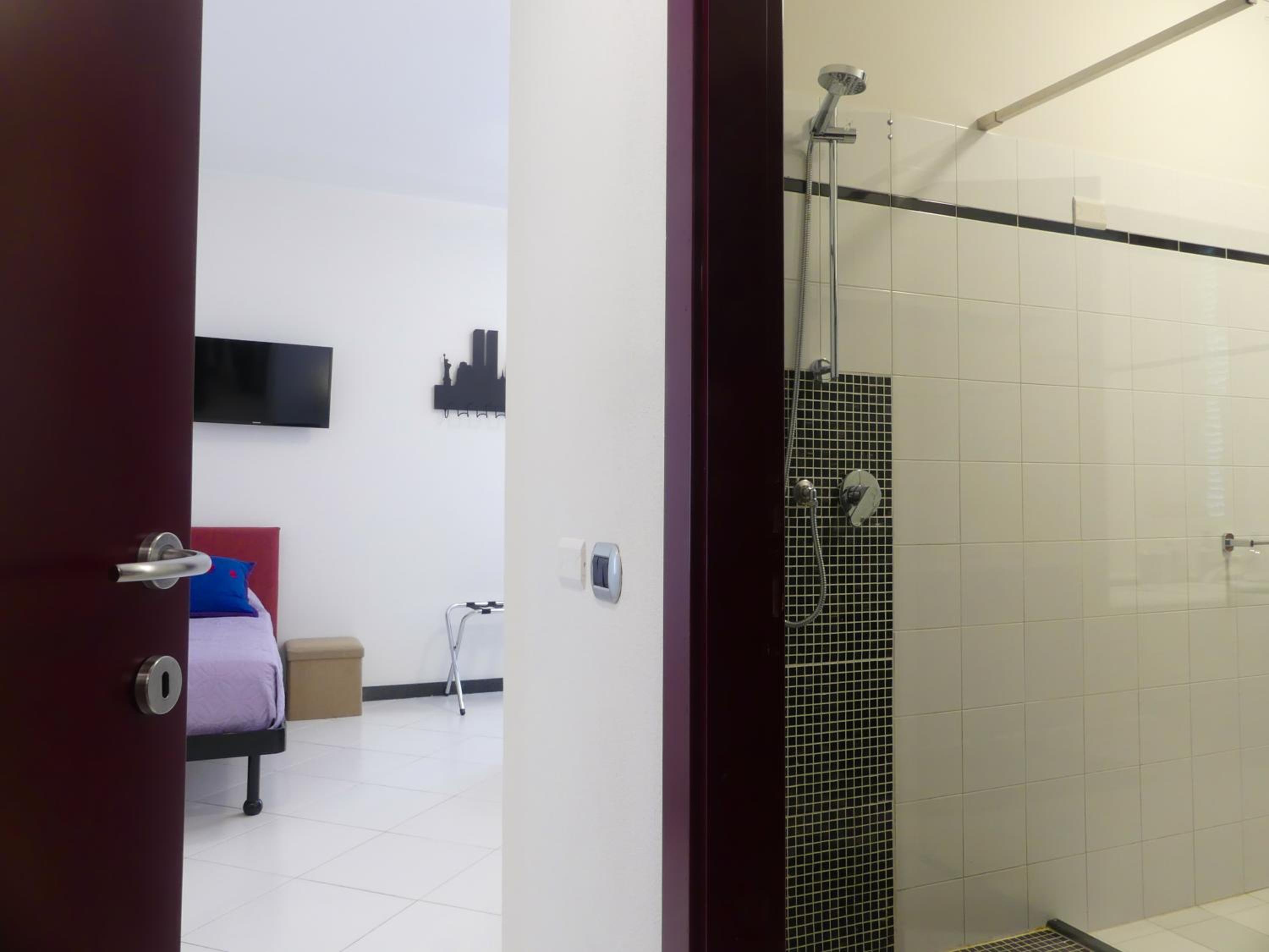 Junior Suite with Balcony - Photo 2