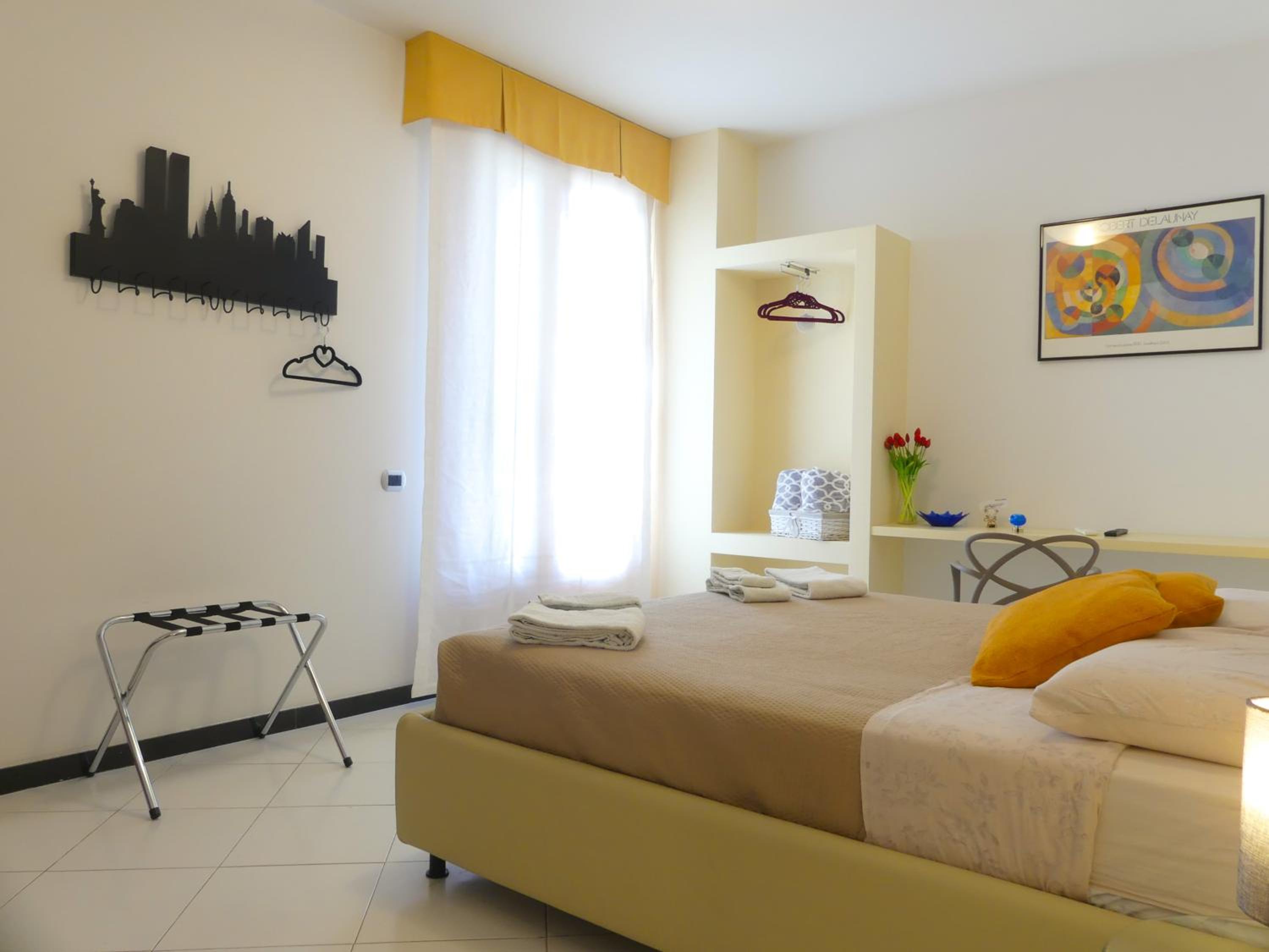 Junior Suite with Balcony - Photo 4