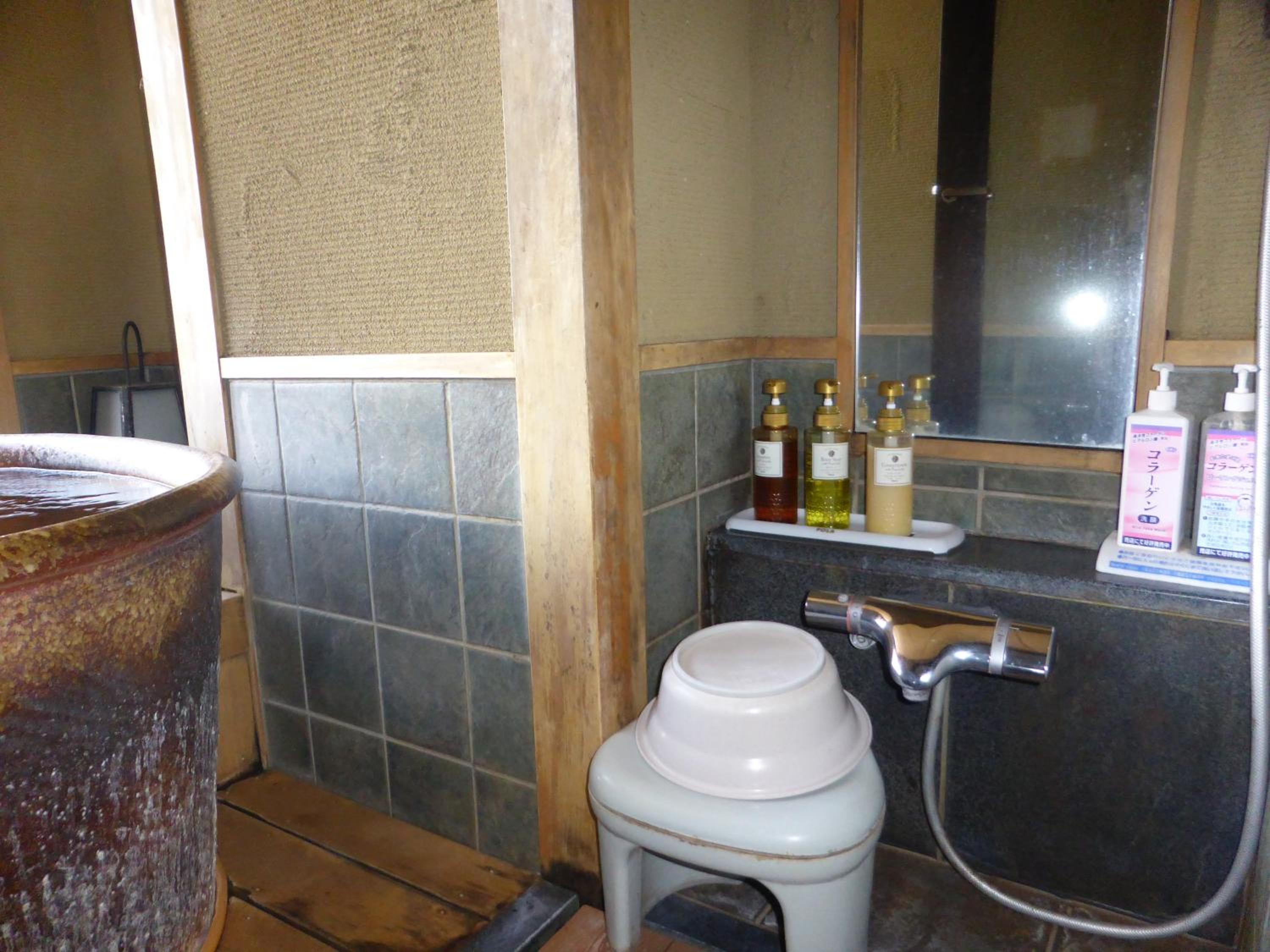 Japanese-Style Room with SHIGARAKI YAKI Open-Air Bath and Lake View - Photo 9