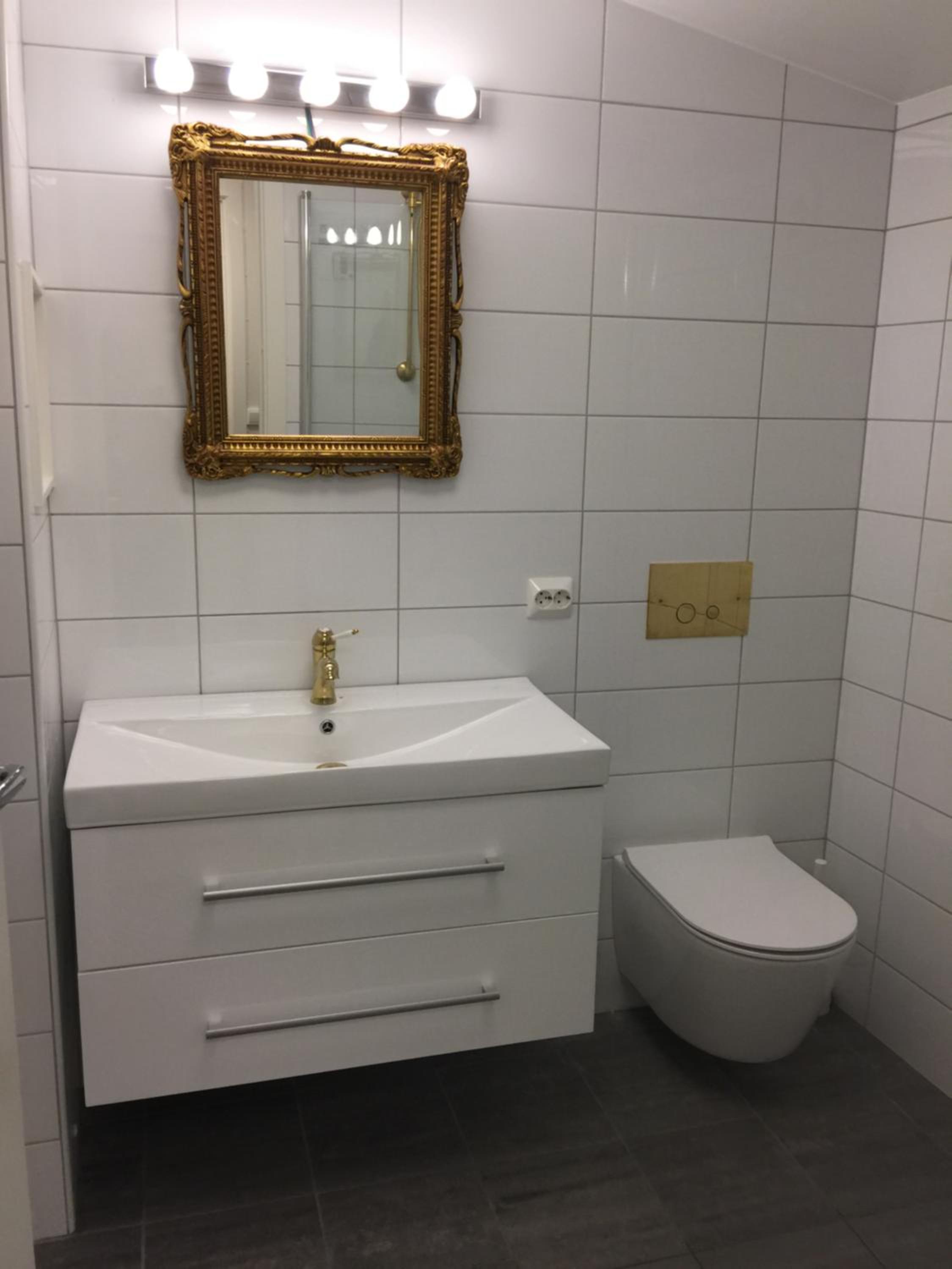 Superior Double or Twin Room with City View - Photo 20