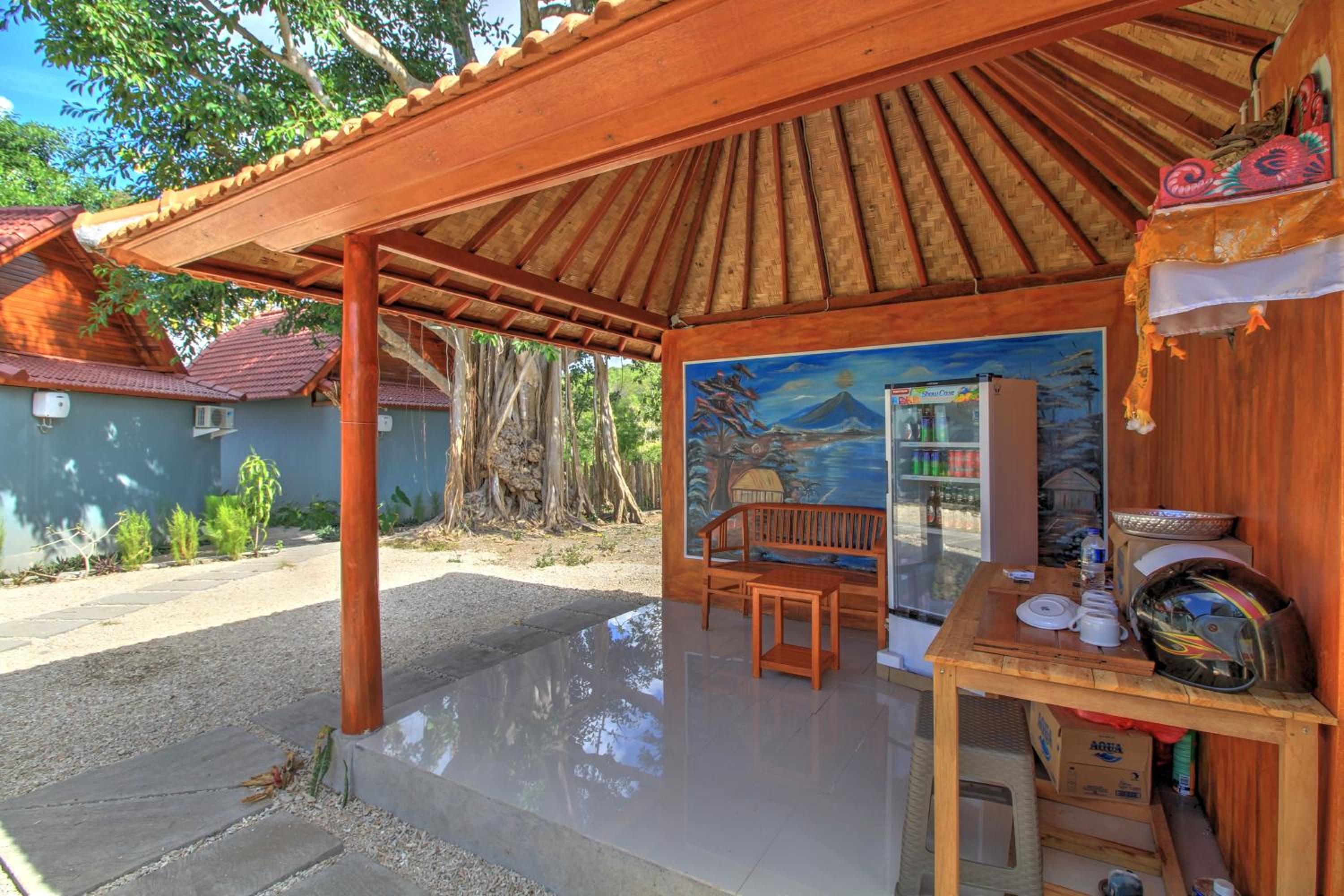 Bungalow with Garden View - Photo 28