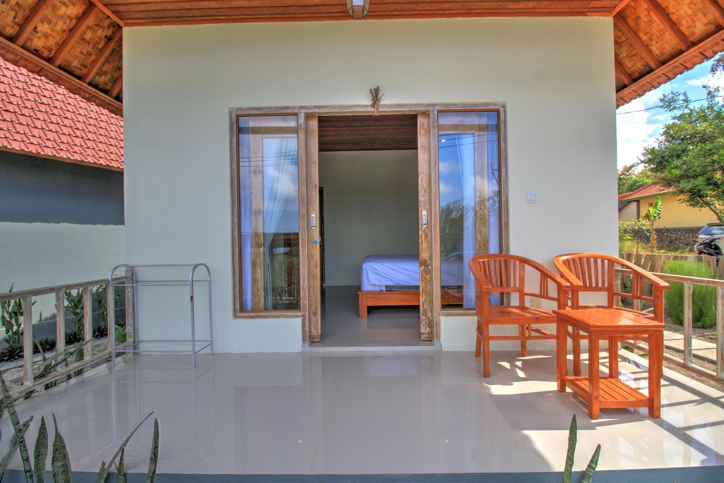 Bungalow with Garden View - Photo 17