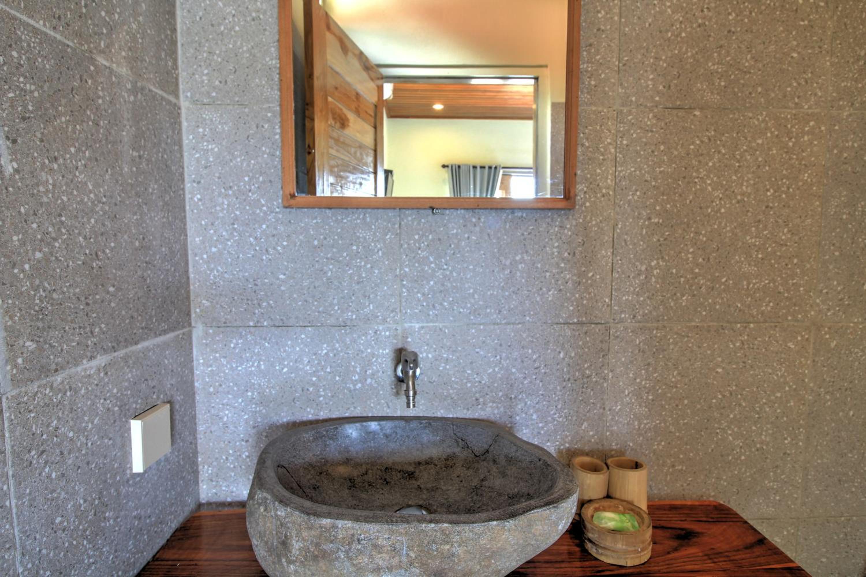 Bungalow with Garden View - Photo 4