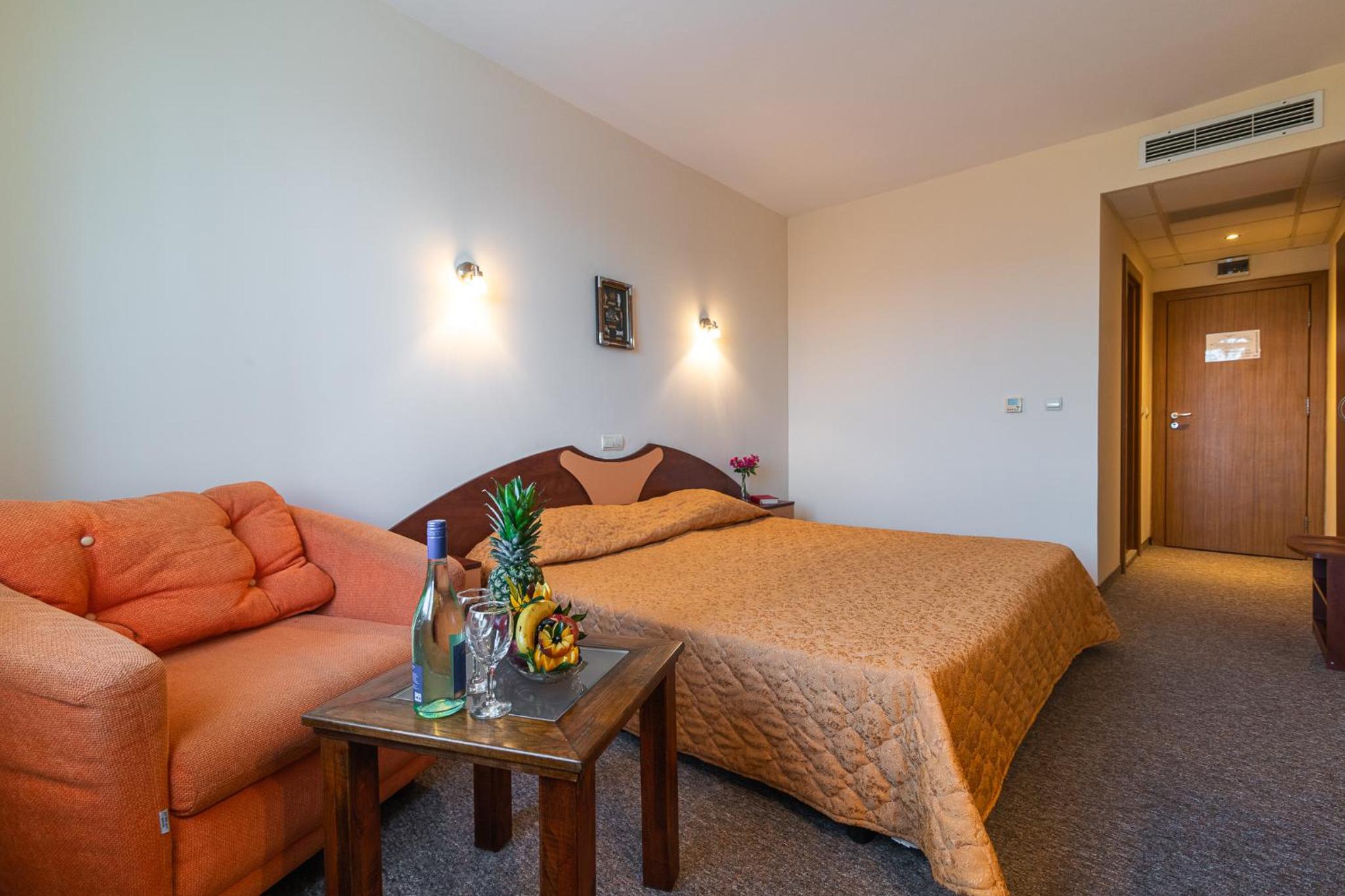 Double or Twin Room - Photo 3