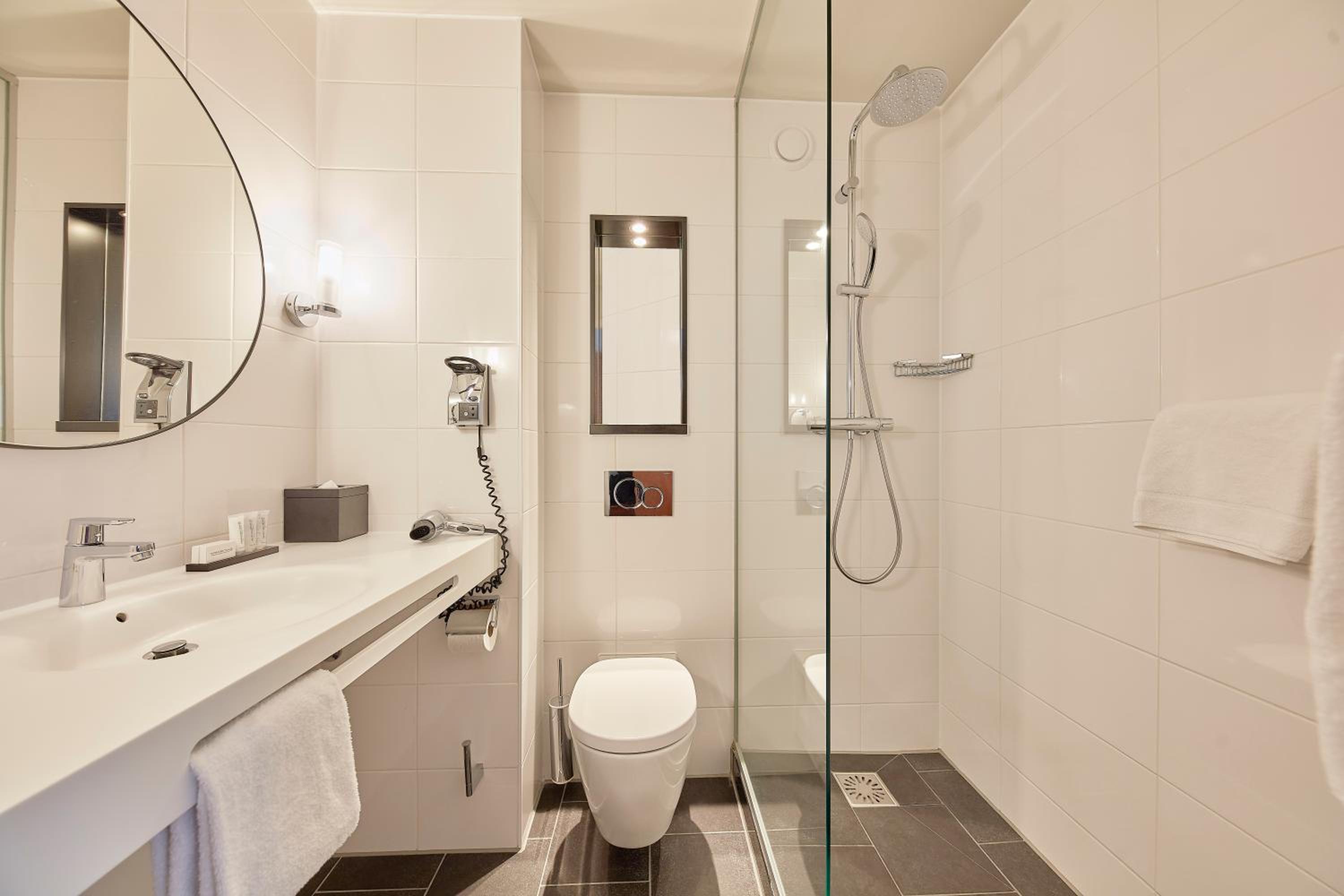 Standard Double or Twin Room with Balcony - Photo 2