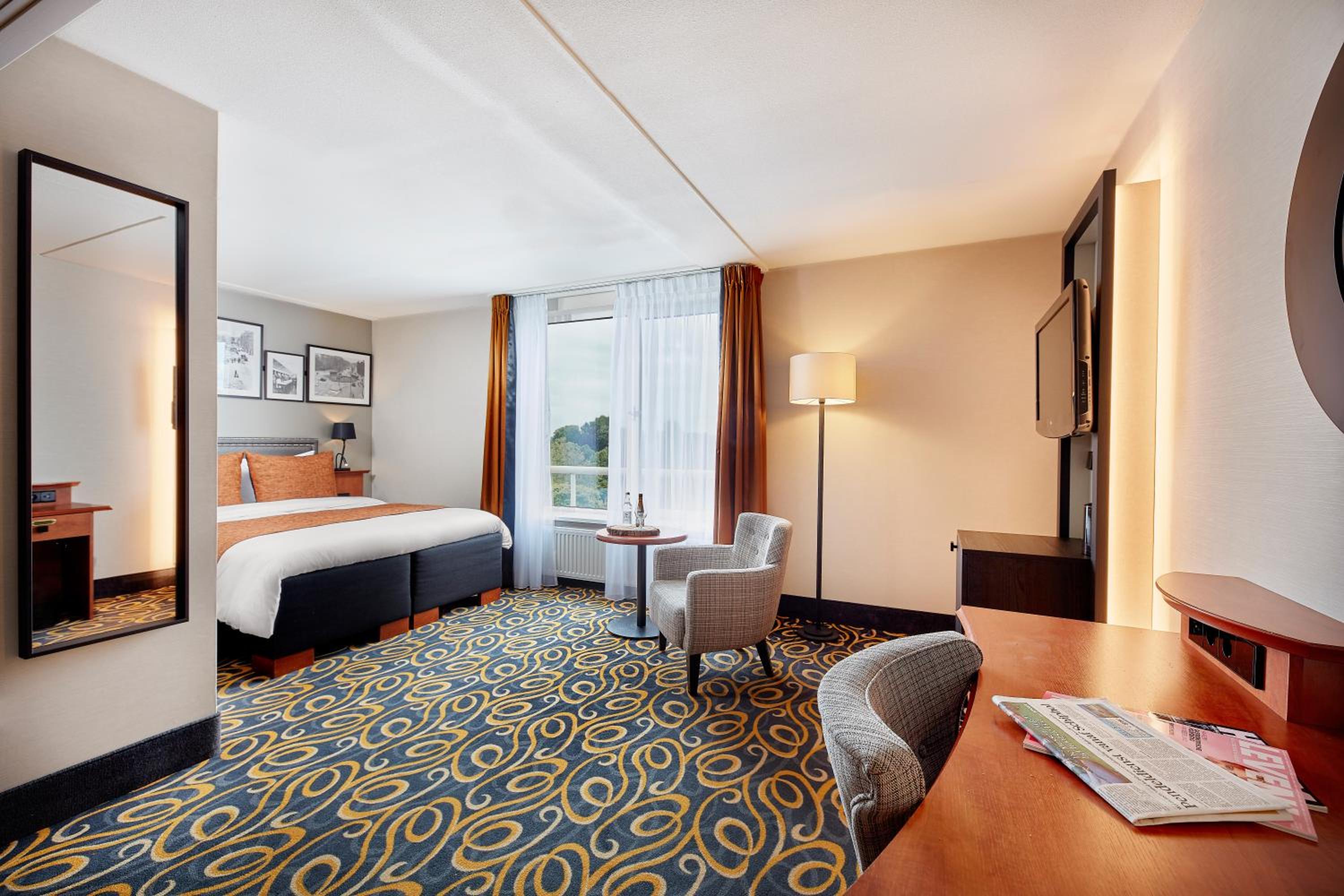 Deluxe Double or Twin Room with View - Photo 1