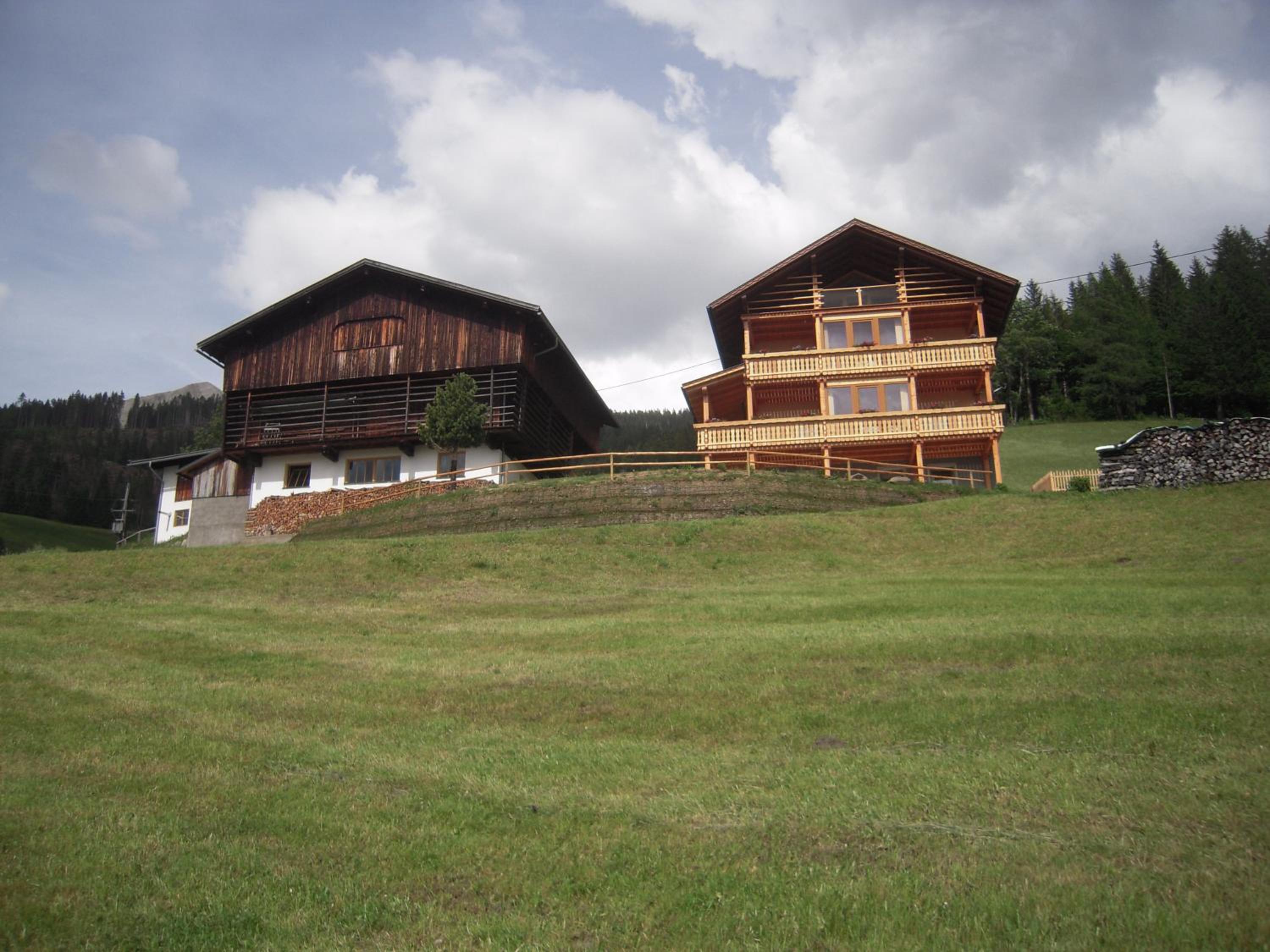 Apartment with Mountain View photo 3