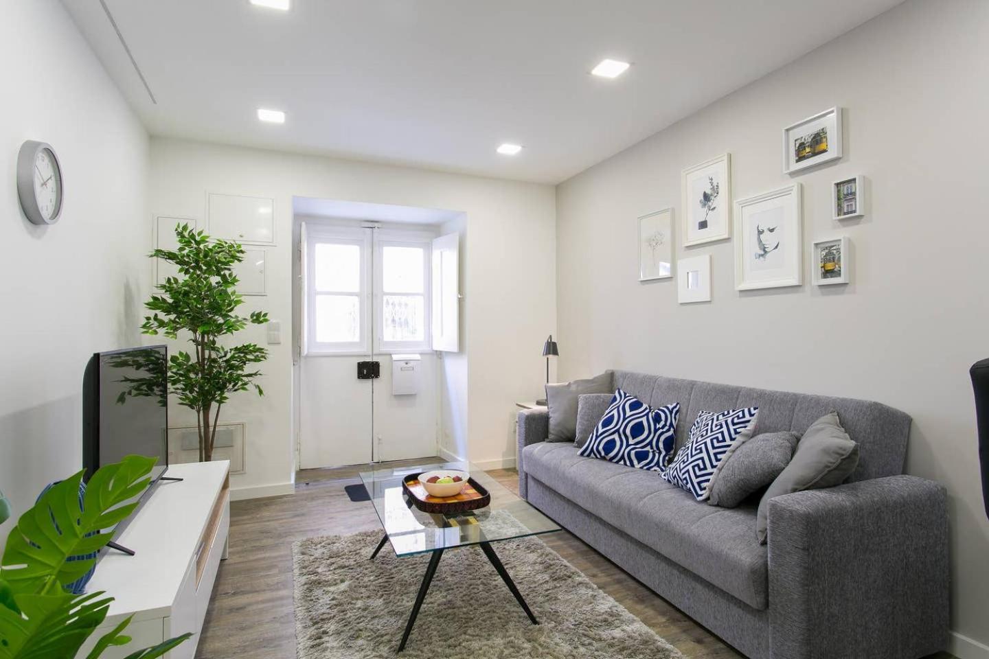 One-Bedroom Apartment - Photo 6