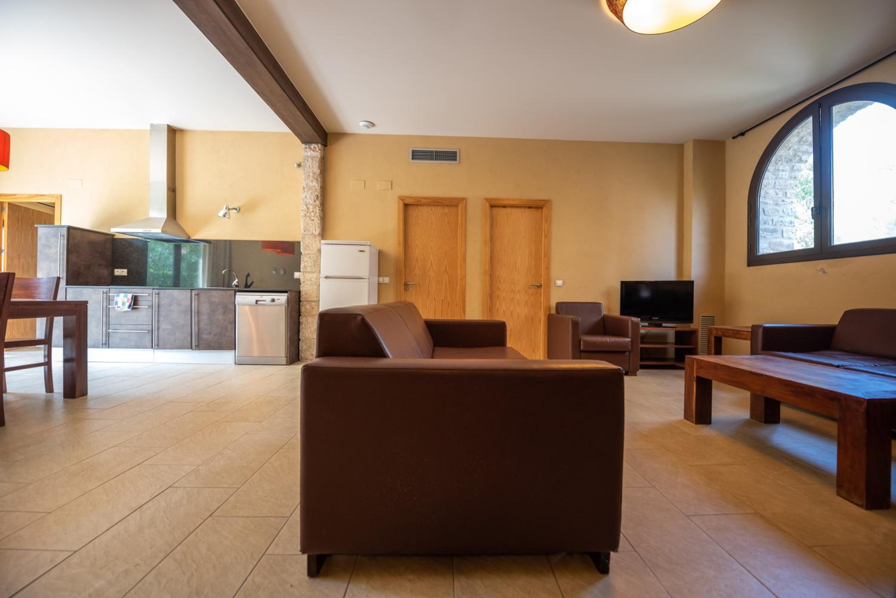 Four-Bedroom Apartment - Disability Access photo 2