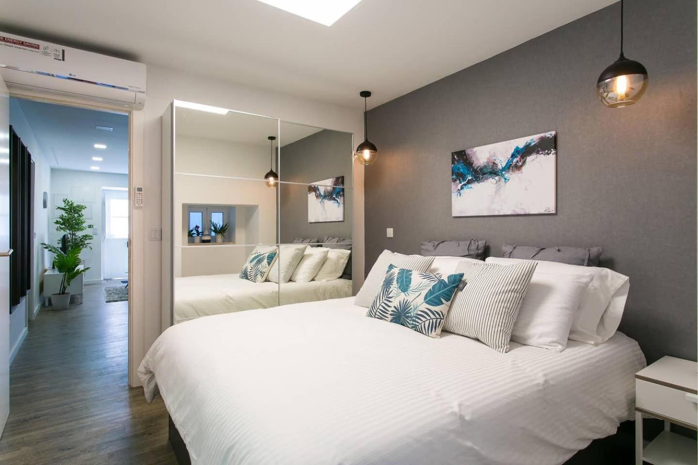 One-Bedroom Apartment - Photo 9