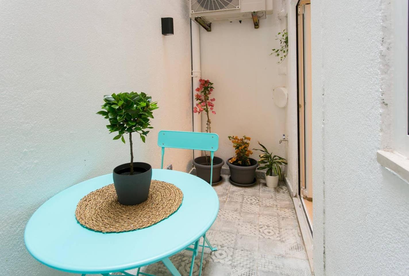 One-Bedroom Apartment - Photo 10