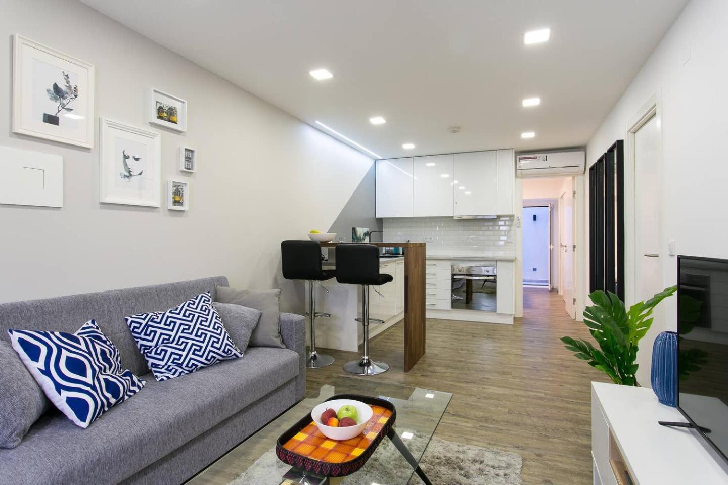 One-Bedroom Apartment - Photo 11