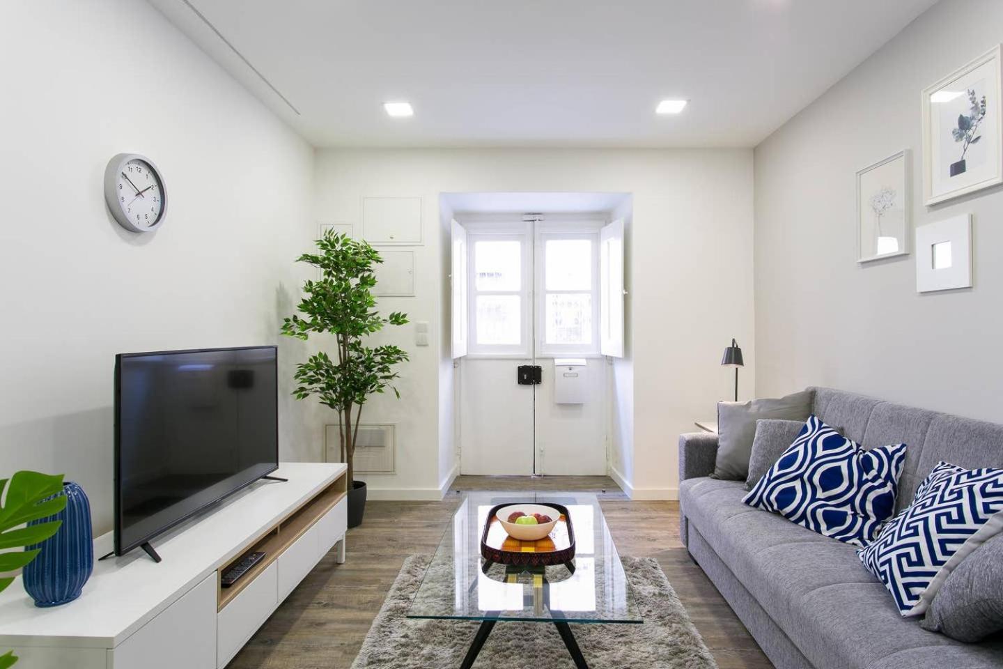 One-Bedroom Apartment - Photo 13