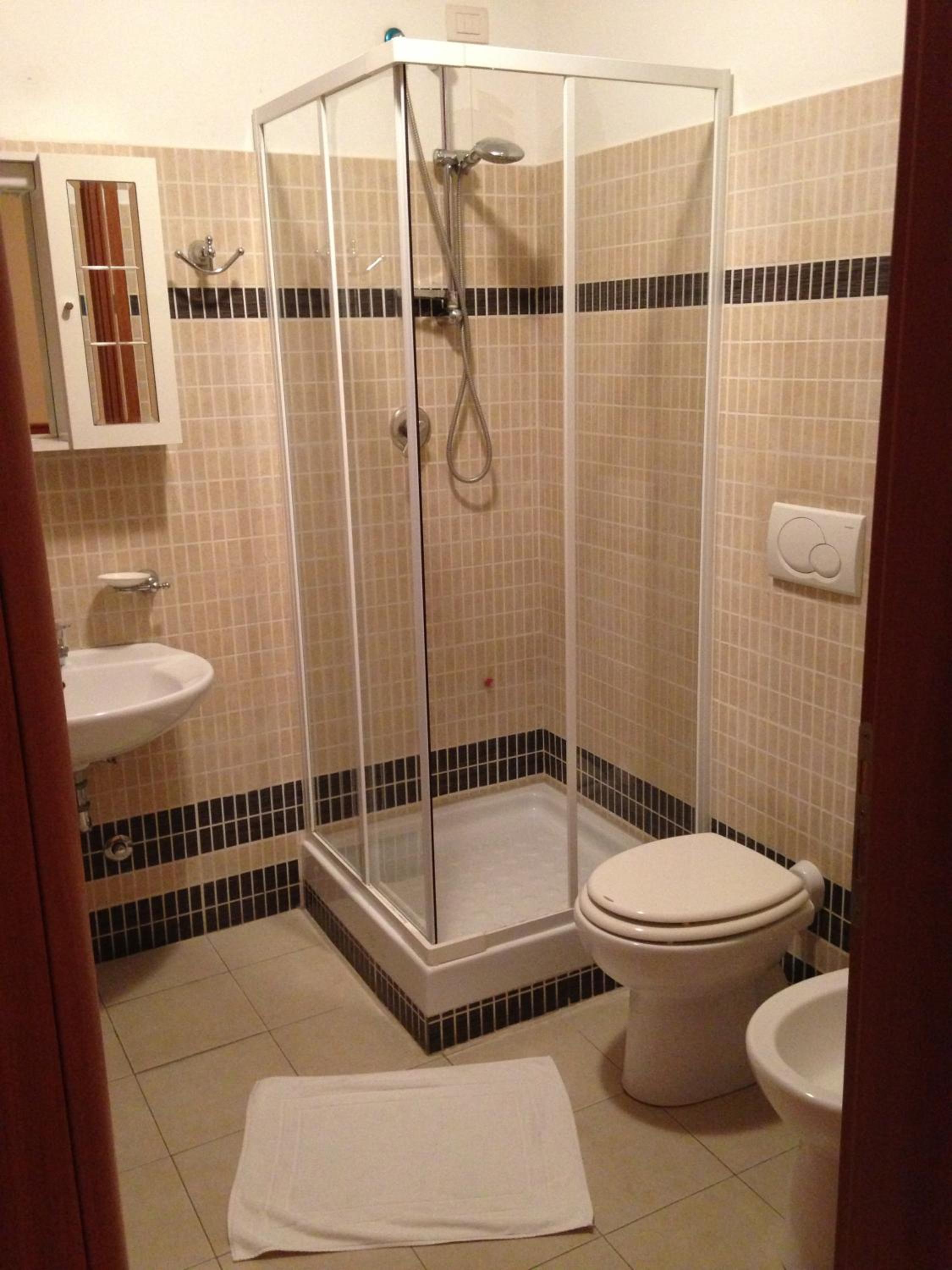 Double Room - Photo 4