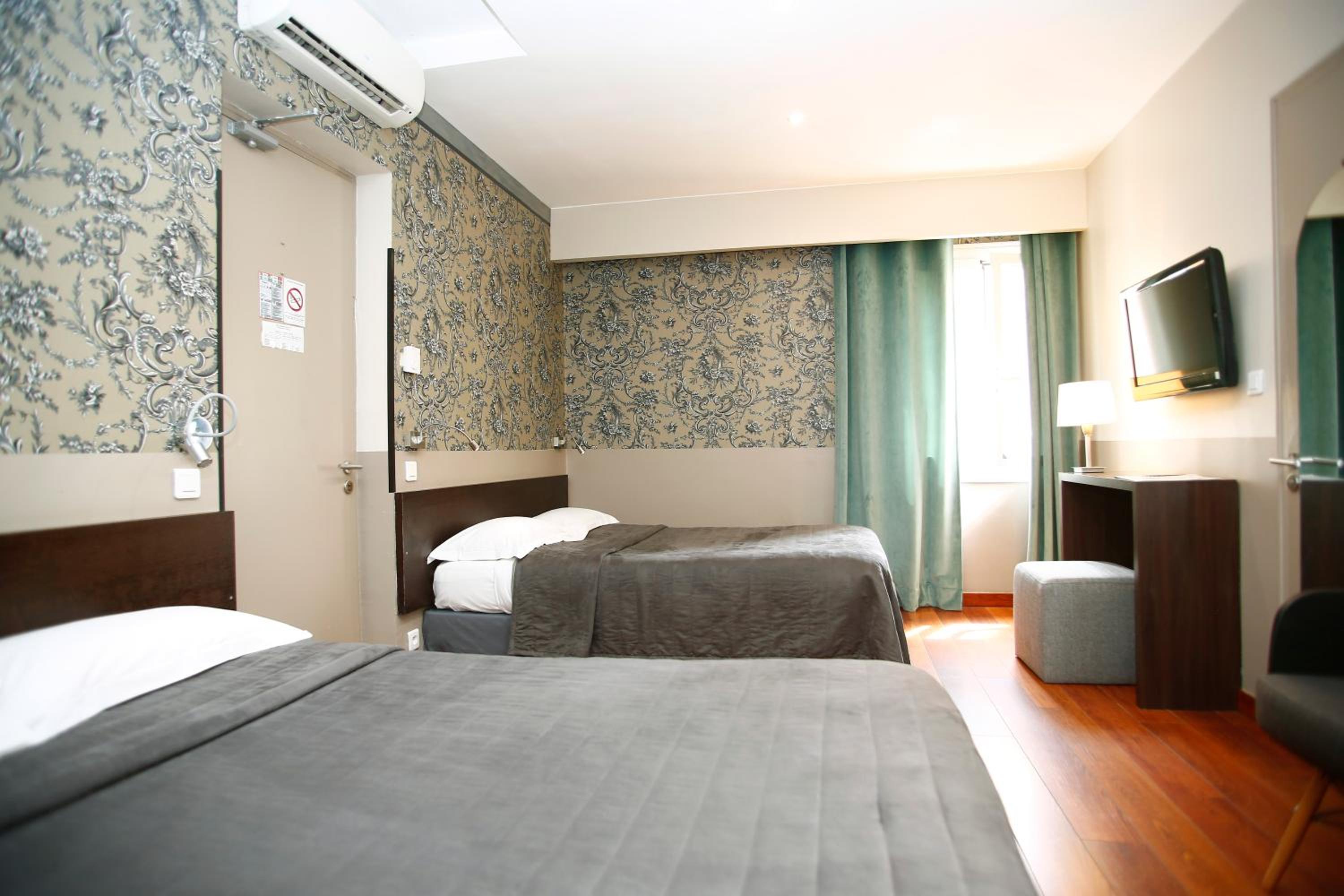 Standard Quadruple Room photo 3