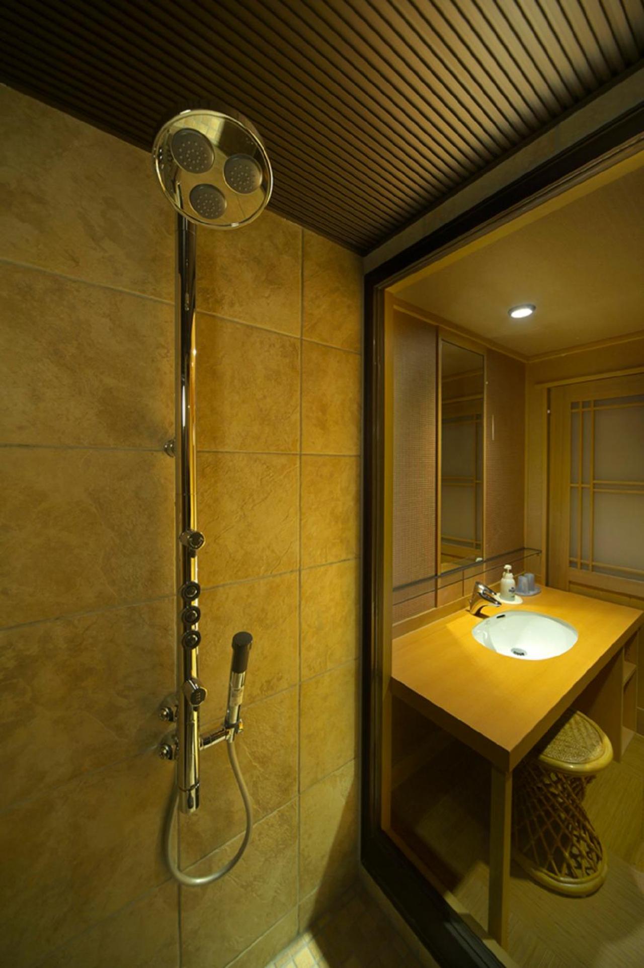 Room with Tatami Area - No View - Photo 15
