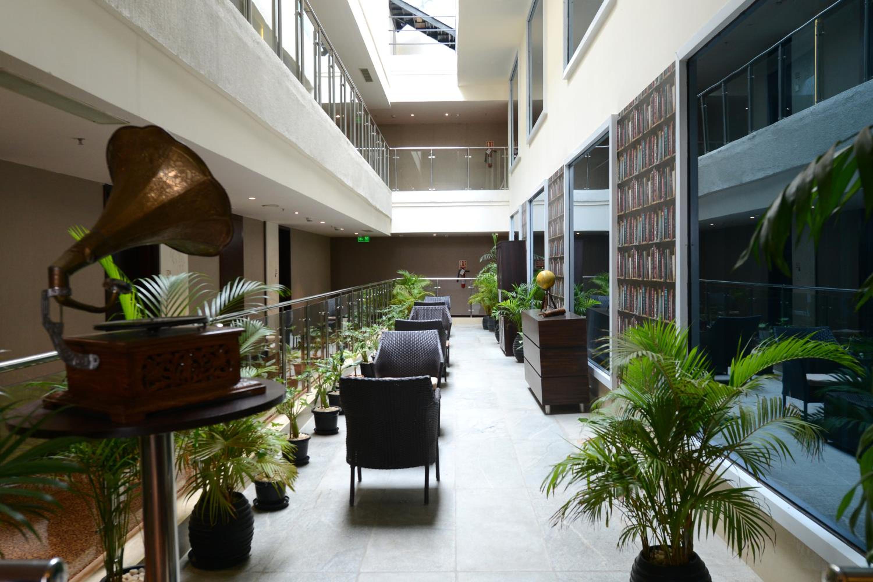 Deluxe King Room - Disability Access - Photo 2