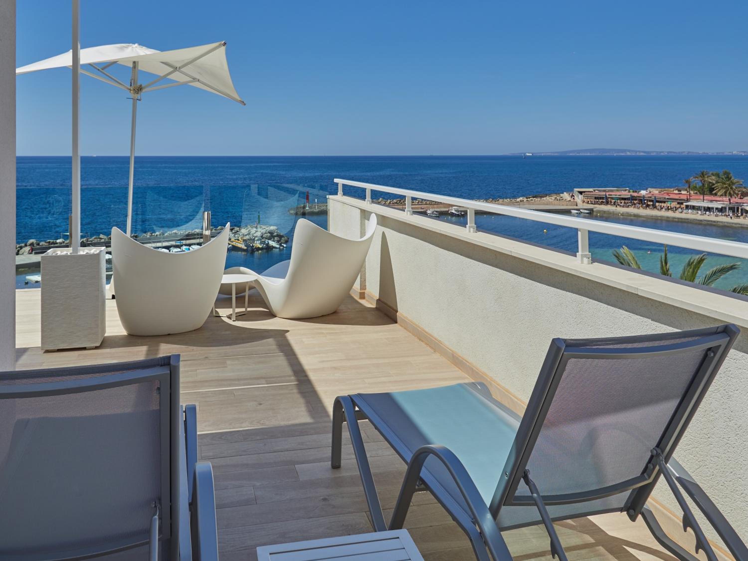 Superior Room with Sea View