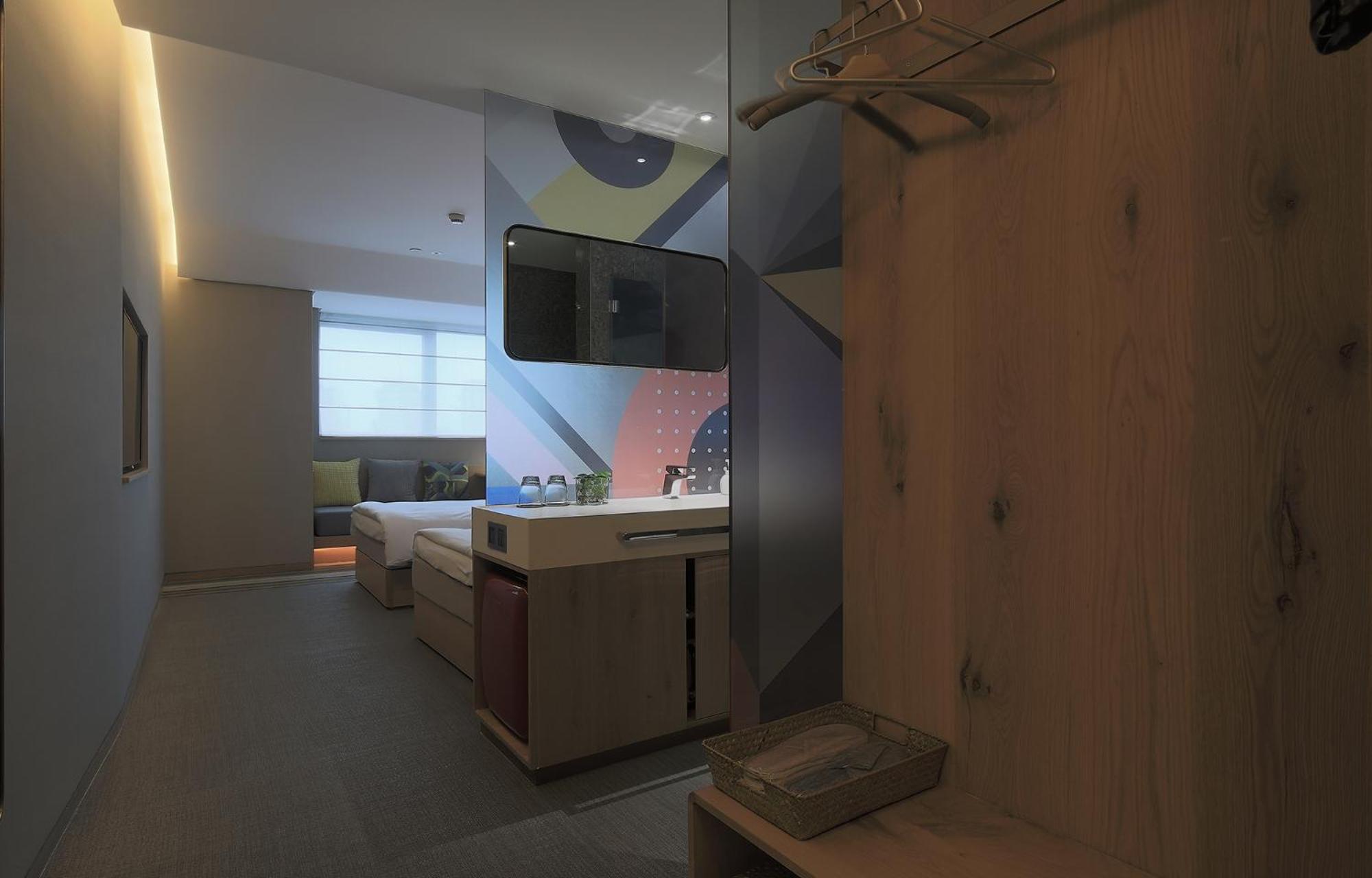 Twin Room - Photo 5